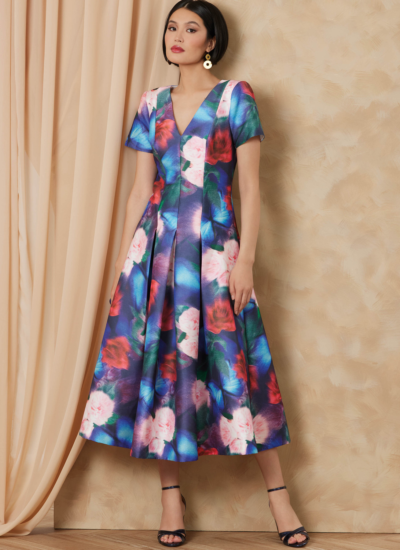 Vogue Patterns Misses' Fit And Flare Midi Dress by Badgley Mischka 2 Vogue Patterns Misses' Fit And Flare Midi Dress by Badgley Mischka