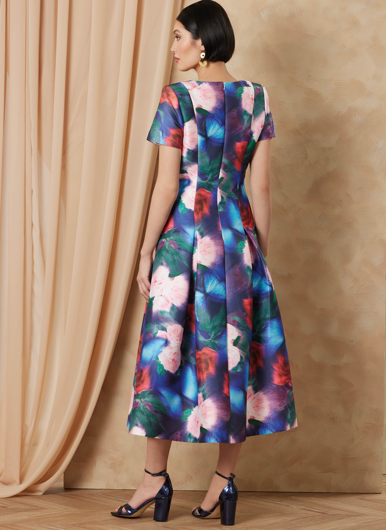 Vogue Patterns Misses' Fit And Flare Midi Dress by Badgley Mischka 3 Vogue Patterns Misses' Fit And Flare Midi Dress by Badgley Mischka