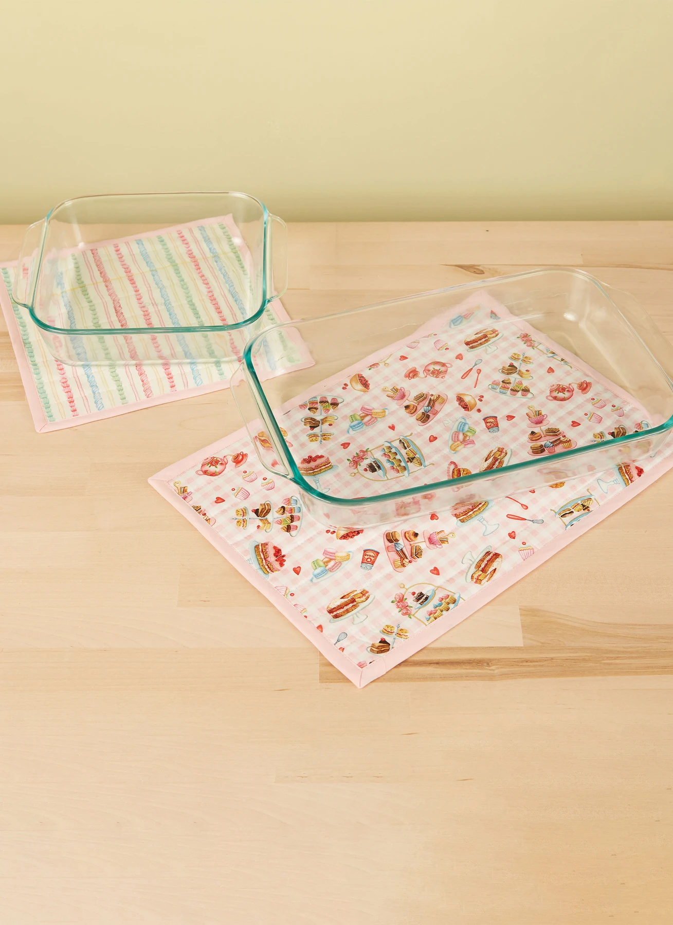 McCall's Sewing Pattern Misses' Apron and Kitchen Accessories (PDF) 3 McCall's Sewing Pattern Misses' Apron and Kitchen Accessories (PDF)