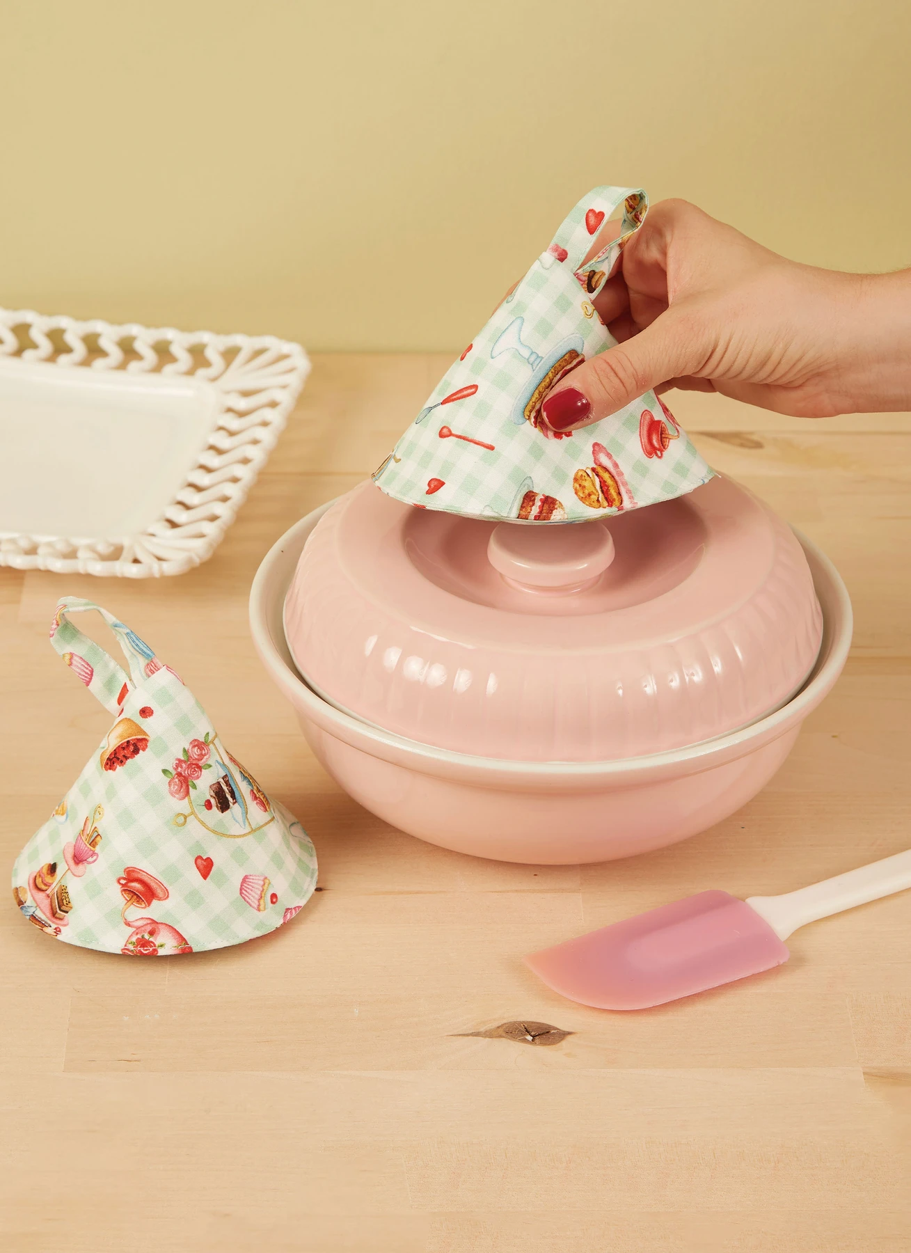 McCall's Sewing Pattern Misses' Apron and Kitchen Accessories (PDF) 6 McCall's Sewing Pattern Misses' Apron and Kitchen Accessories (PDF)