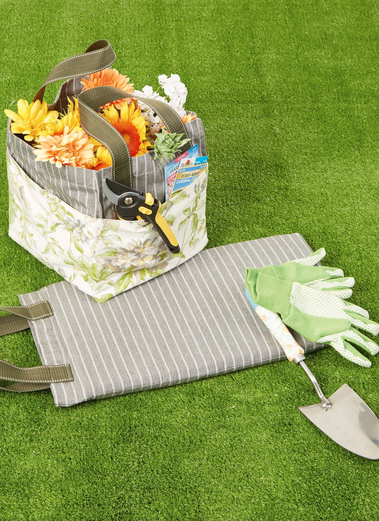 McCall's Sewing Pattern Garden Items (PDF) 4 McCall's Sewing Pattern Garden Items (PDF)