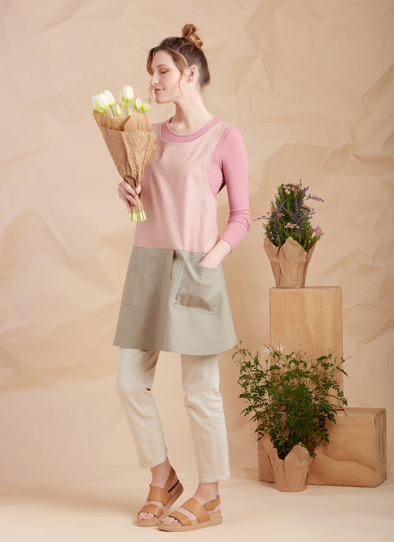 Simplicity Sewing Pattern Misses' Aprons 2 Simplicity Sewing Pattern Misses' Aprons