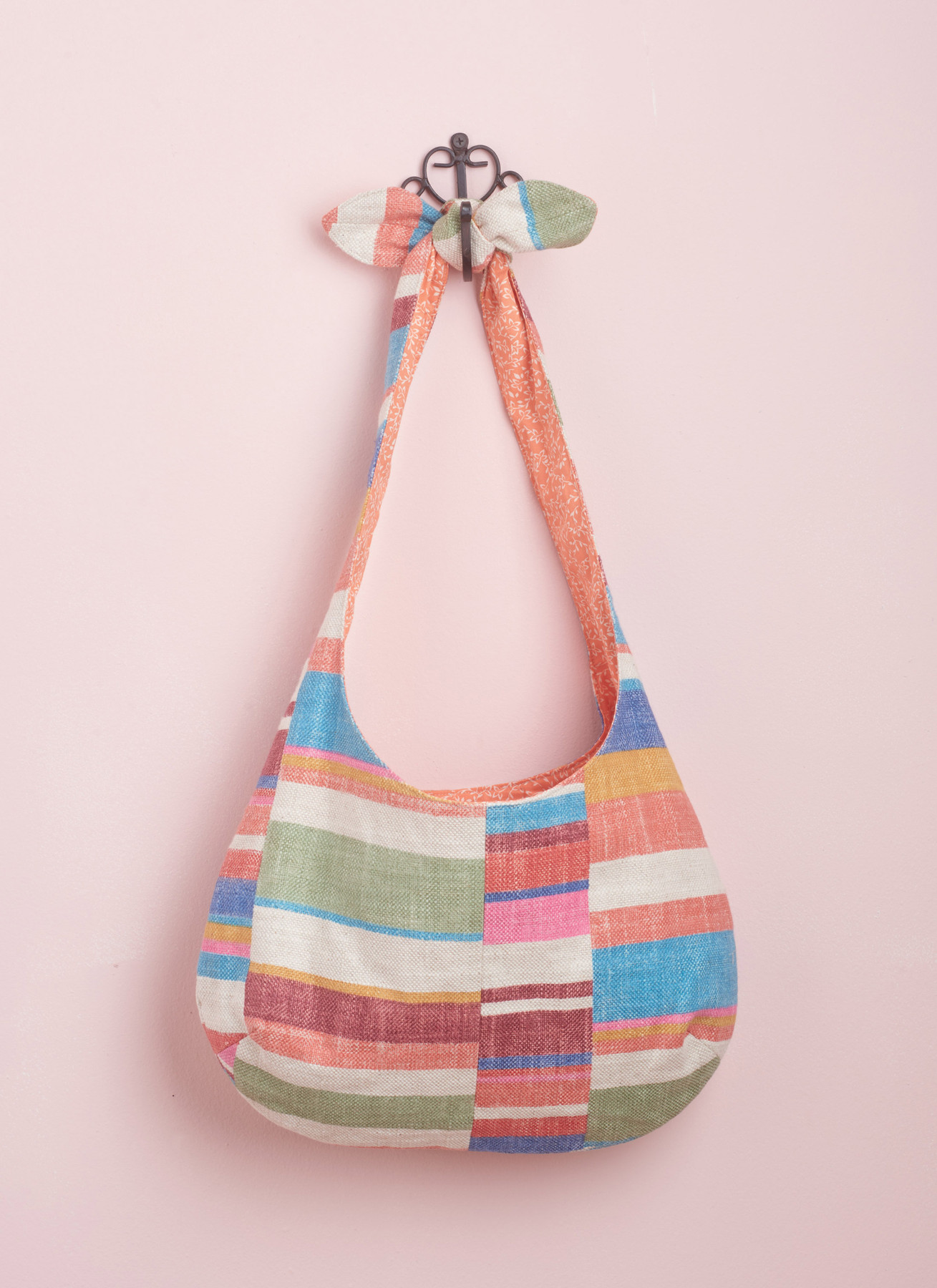 Simplicity Sewing Pattern Slouch Bags, Purse Organizer and Cosmetic Case 3 Simplicity Sewing Pattern Slouch Bags, Purse Organizer and Cosmetic Case
