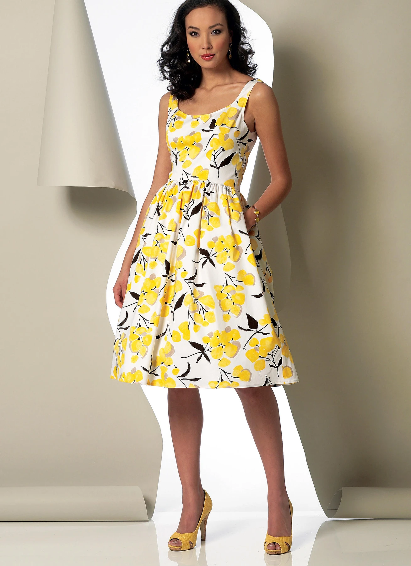 Vogue Patterns Misses' Sleeveless Gathered-Waist Dresses 2 Vogue Patterns Misses' Sleeveless Gathered-Waist Dresses