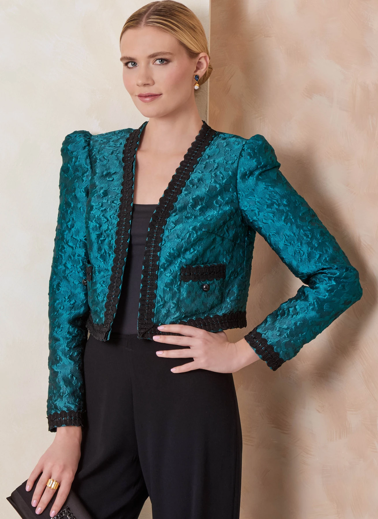 Vogue Patterns Misses' Jacket with Neckline and Pocket Variation (PDF) 2 Vogue Patterns Misses' Jacket with Neckline and Pocket Variation (PDF)