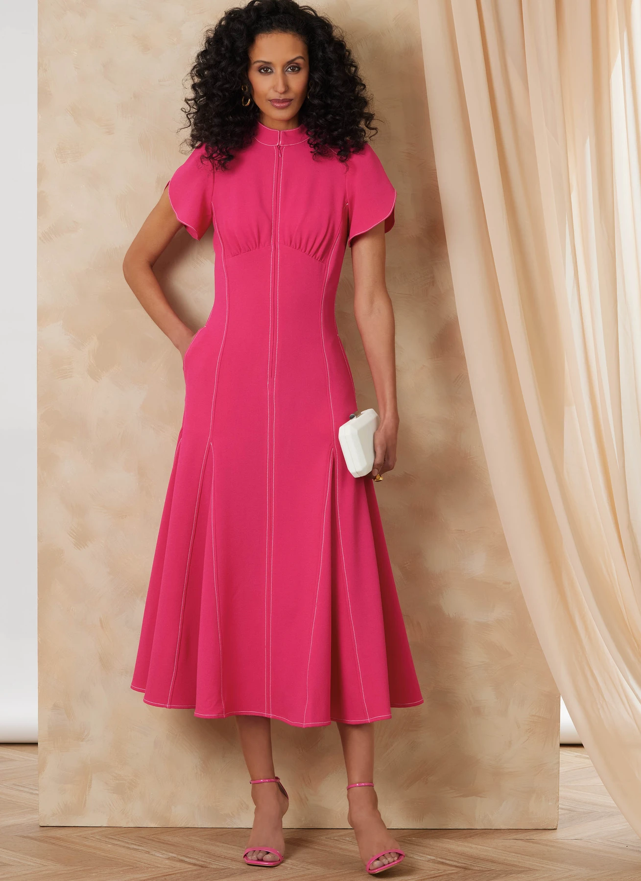 Vogue Patterns Misses' Dress With Sleeve And Length Variations (PDF) 2 Vogue Patterns Misses' Dress With Sleeve And Length Variations (PDF)