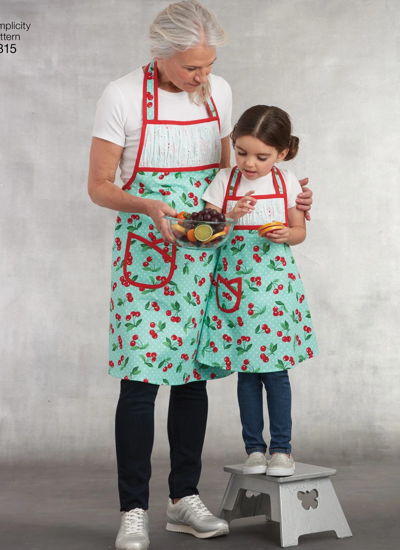 Simplicity Sewing Pattern Children's & Misses' Aprons 7 Simplicity Sewing Pattern Children's & Misses' Aprons