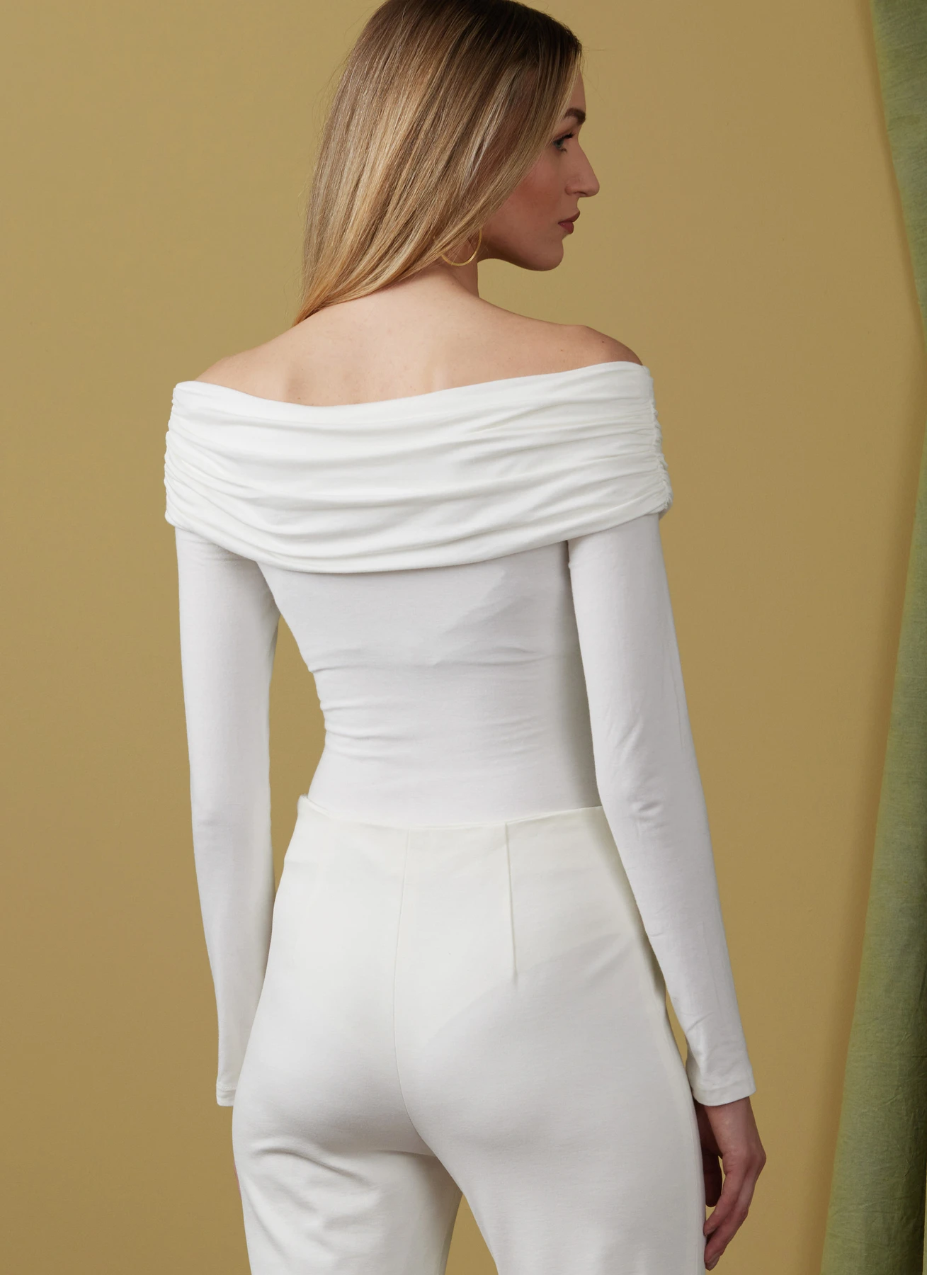 Vogue Patterns Misses' Off-The-Shoulder Bodysuit 7 Vogue Patterns Misses' Off-The-Shoulder Bodysuit