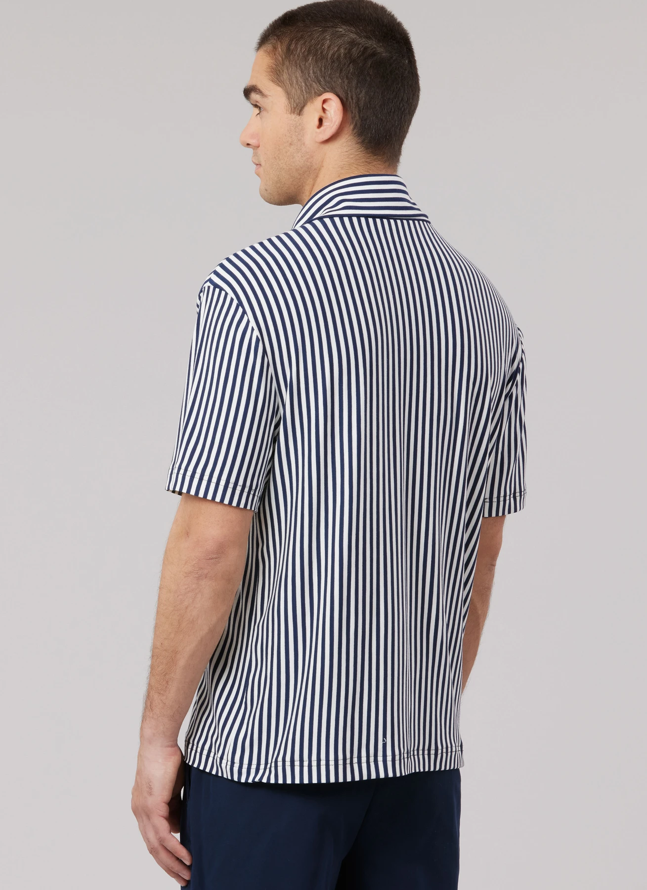 McCall's Sewing Pattern Men's Top with Sleeve Variations (PDF) 6 McCall's Sewing Pattern Men's Top with Sleeve Variations (PDF)