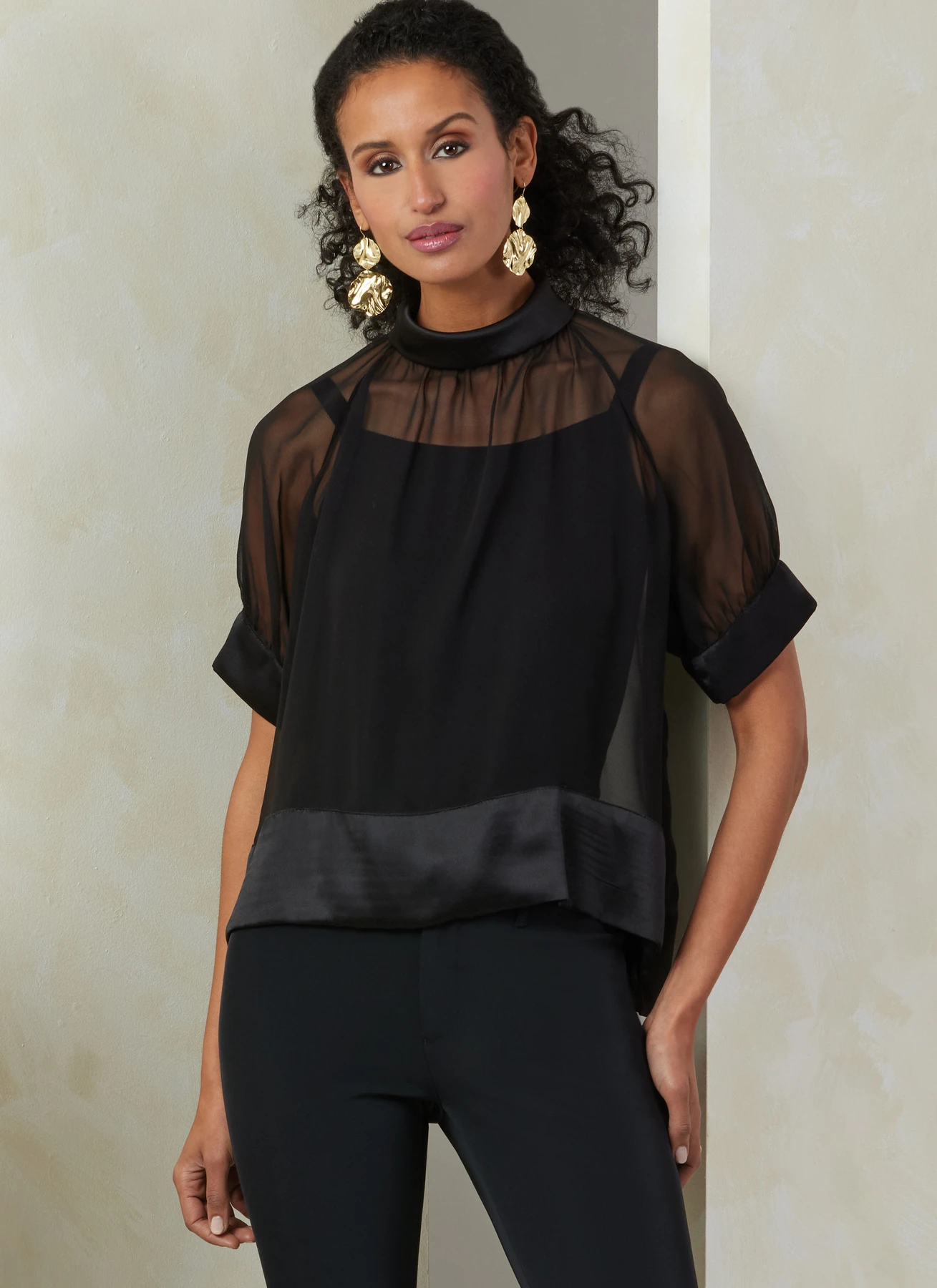 Vogue Patterns Misses' Top with Sleeve Variations (PDF)