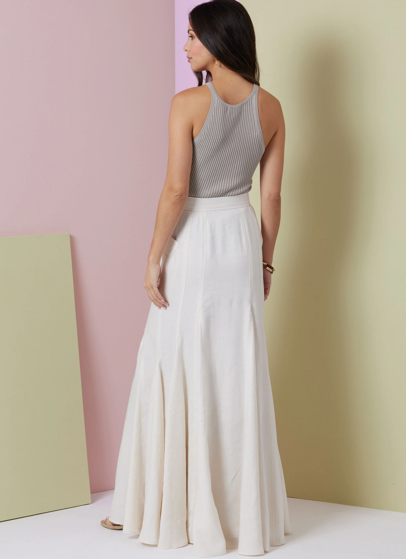 Vogue Patterns Misses' Skirt in Two Lengths 6 Vogue Patterns Misses' Skirt in Two Lengths