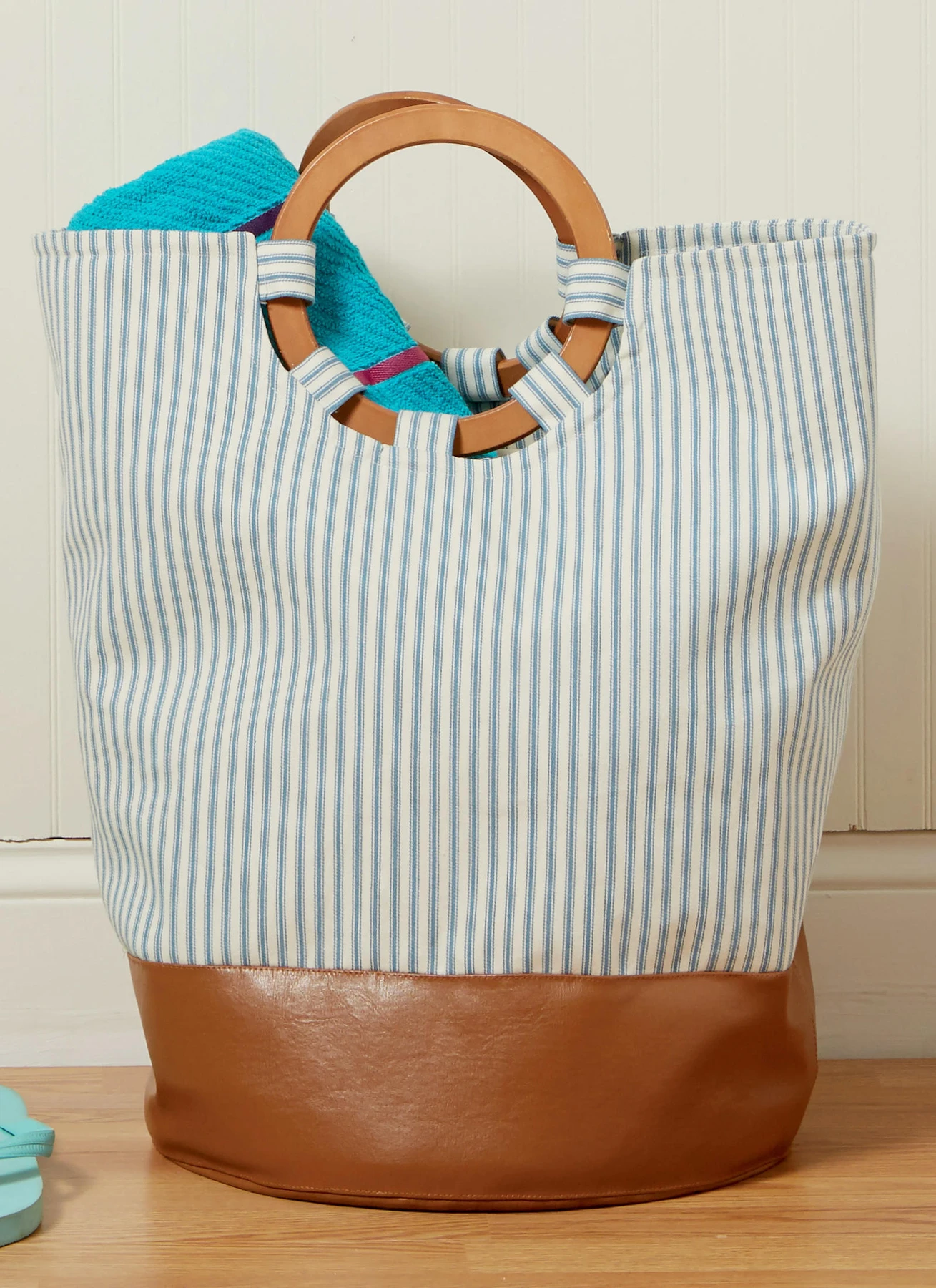 McCall's Sewing Pattern Misses' Lined Tote Bags with Handle and Contrast Options (PDF) 4 McCall's Sewing Pattern Misses' Lined Tote Bags with Handle and Contrast Options (PDF)
