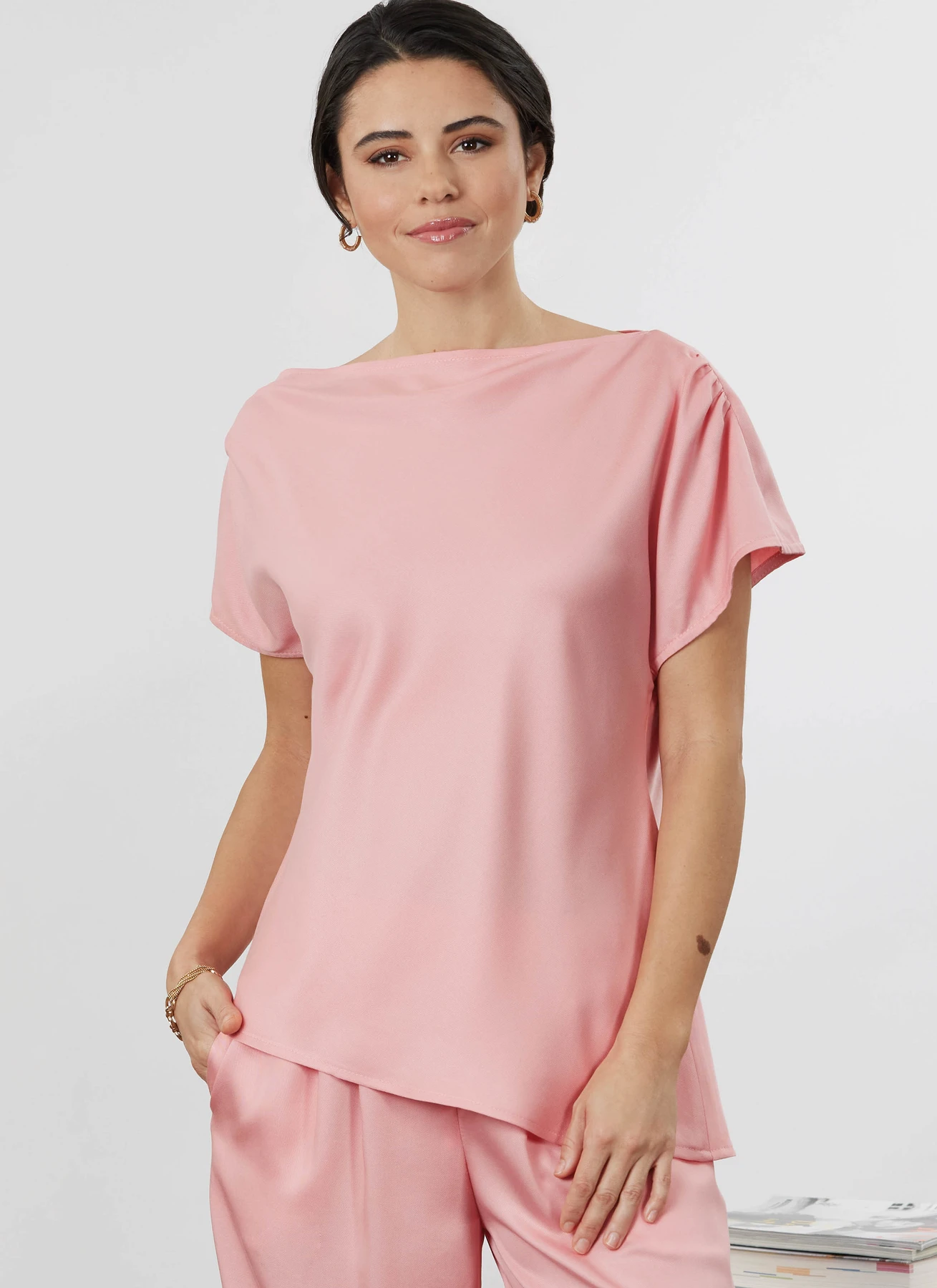 Simplicity Sewing Pattern Misses' and Women's Draped Asymmetrical Top and Pull-On Pants (PDF) 2 Simplicity Sewing Pattern Misses' and Women's Draped Asymmetrical Top and Pull-On Pants (PDF)