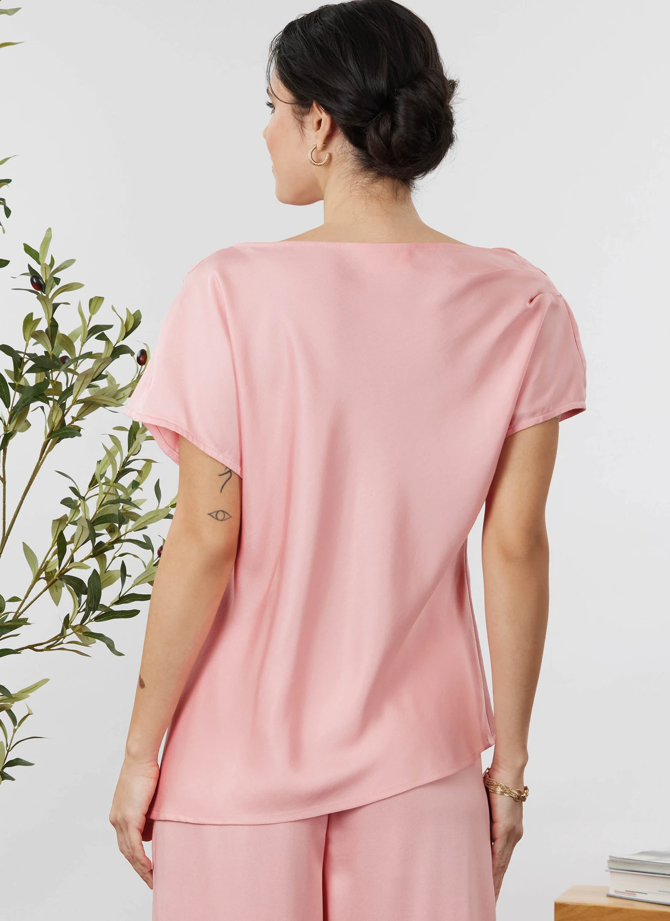 Simplicity Sewing Pattern Misses' and Women's Draped Asymmetrical Top and Pull-On Pants (PDF) 6 Simplicity Sewing Pattern Misses' and Women's Draped Asymmetrical Top and Pull-On Pants (PDF)