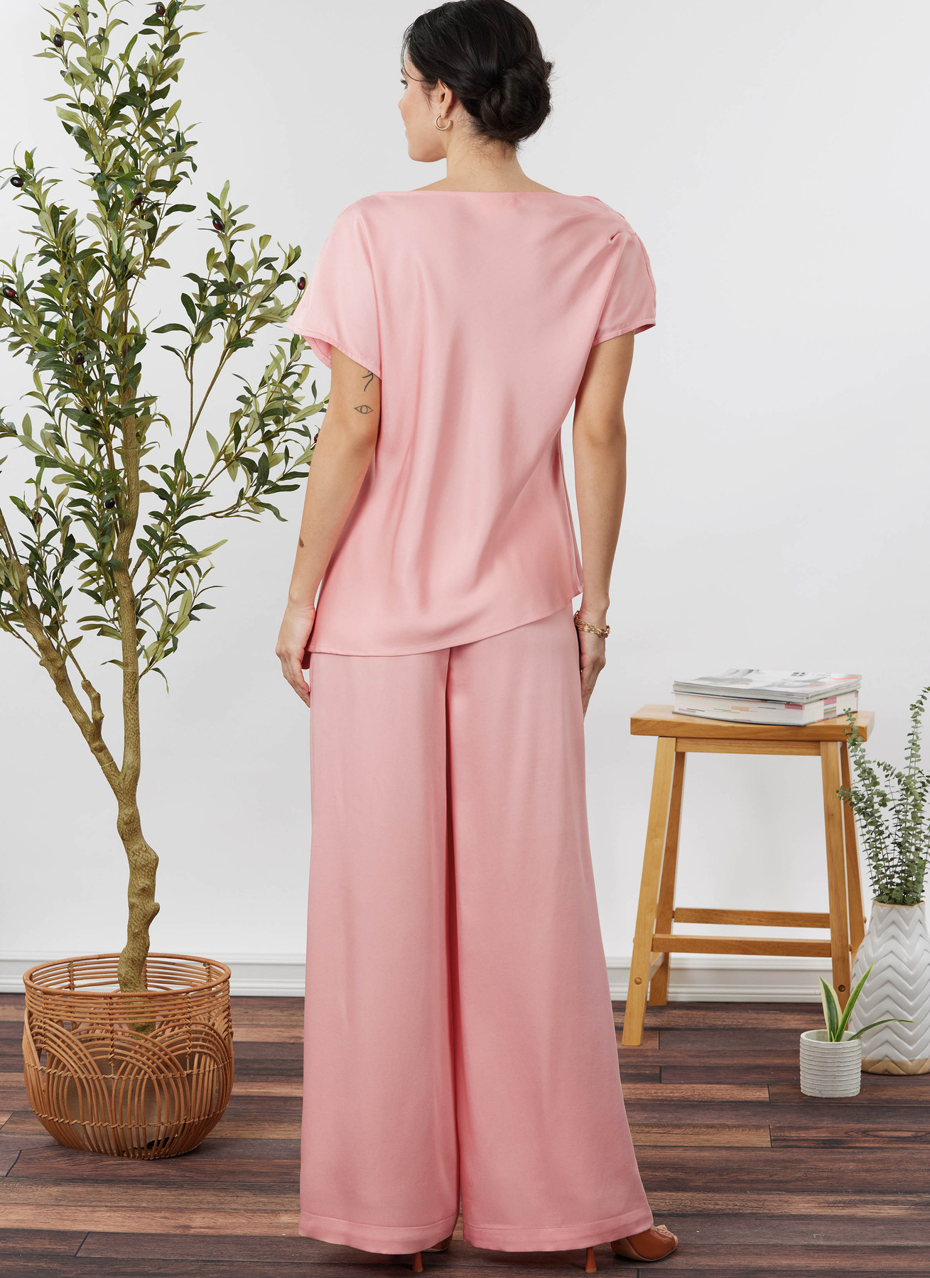 Simplicity Sewing Pattern Misses' and Women's Draped Asymmetrical Top and Pull-On Pants (PDF) 7 Simplicity Sewing Pattern Misses' and Women's Draped Asymmetrical Top and Pull-On Pants (PDF)