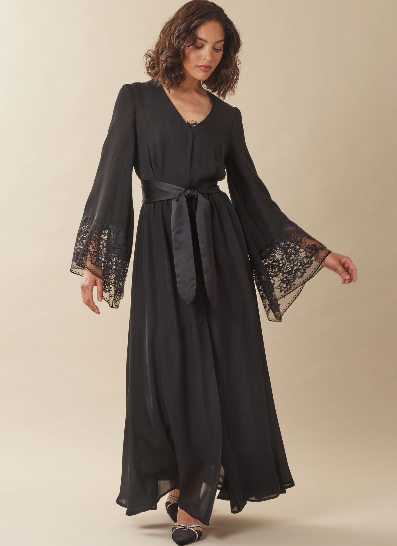 McCall's Sewing Pattern Misses' and Women's Nightgown in Two Lengths and Robe (PDF) 2 McCall's Sewing Pattern Misses' and Women's Nightgown in Two Lengths and Robe (PDF)