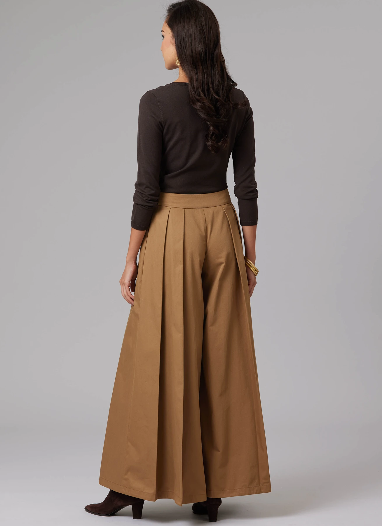 McCall's Sewing Pattern Misses' Pleated Shorts and Pants 3 McCall's Sewing Pattern Misses' Pleated Shorts and Pants