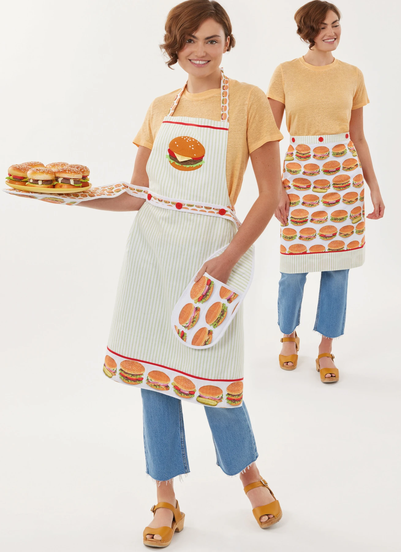 Simplicity Sewing Pattern Aprons in Sizes S-M-L and Kitchen Accessories by Carla Reiss (PDF) 2 Simplicity Sewing Pattern Aprons in Sizes S-M-L and Kitchen Accessories by Carla Reiss (PDF)