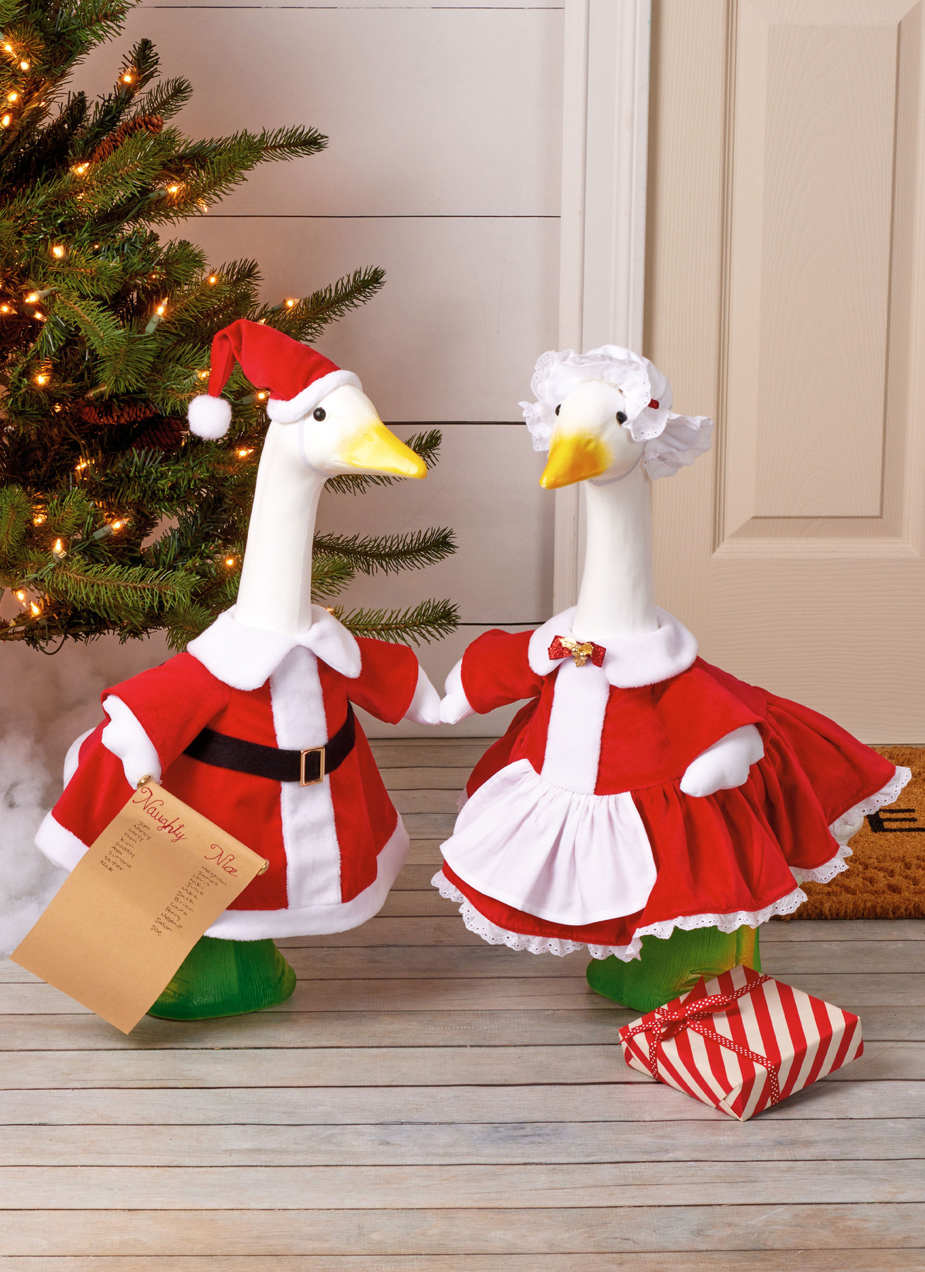 Simplicity Sewing Pattern Porch Geese Clothes for Christmas Holiday 4 Simplicity Sewing Pattern Porch Geese Clothes for Christmas Holiday
