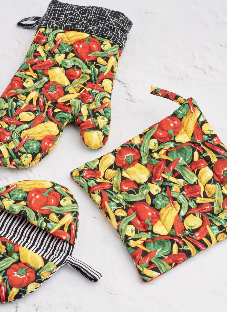 Simplicity Sewing Pattern Quilted Kitchen Accessories (PDF) 2 Simplicity Sewing Pattern Quilted Kitchen Accessories (PDF)