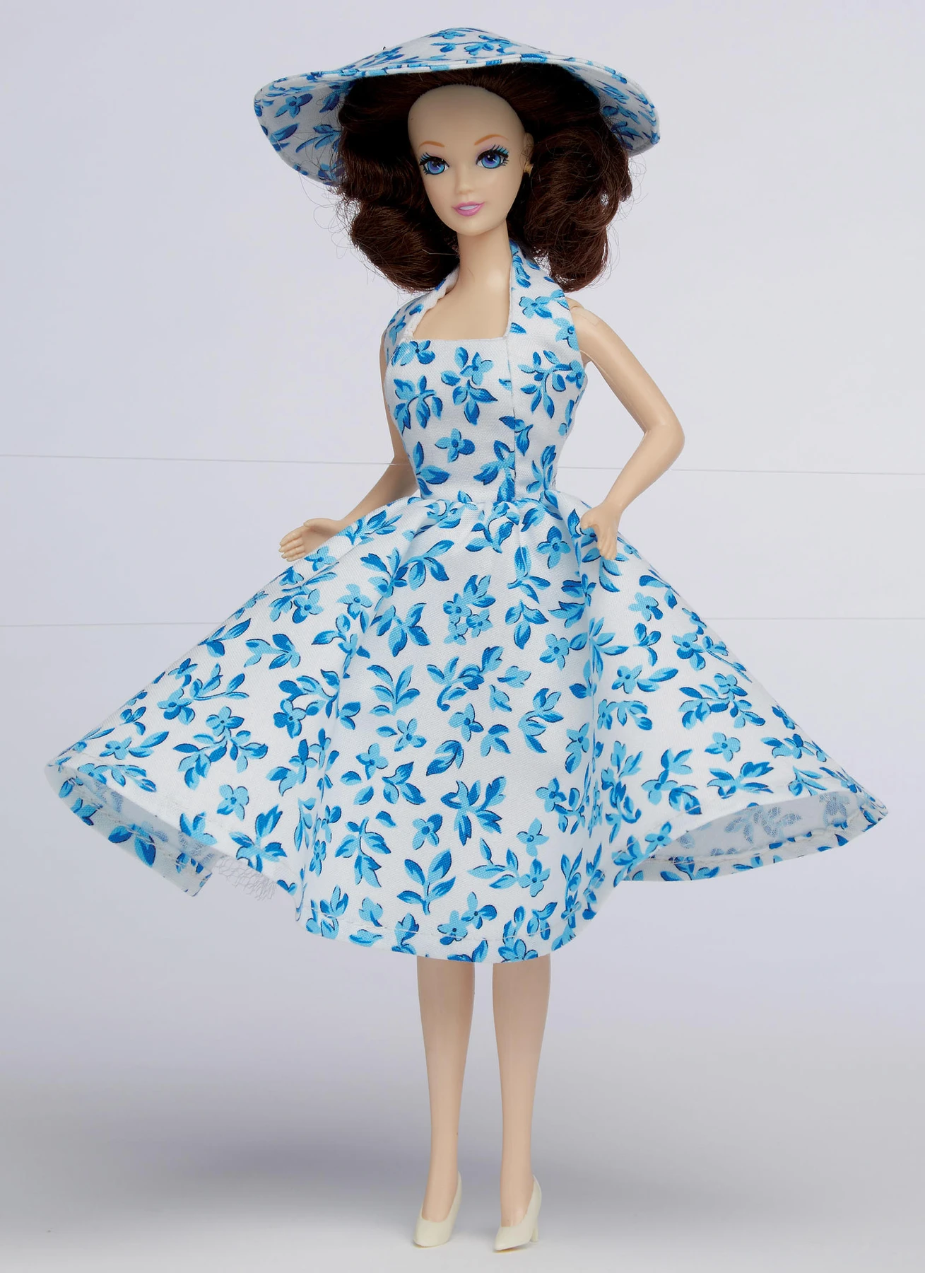 McCall's Sewing Pattern Retro-Style Clothes and Accessories for 11¬?" Doll (PDF) 4 McCall's Sewing Pattern Retro-Style Clothes and Accessories for 11¬?" Doll (PDF)