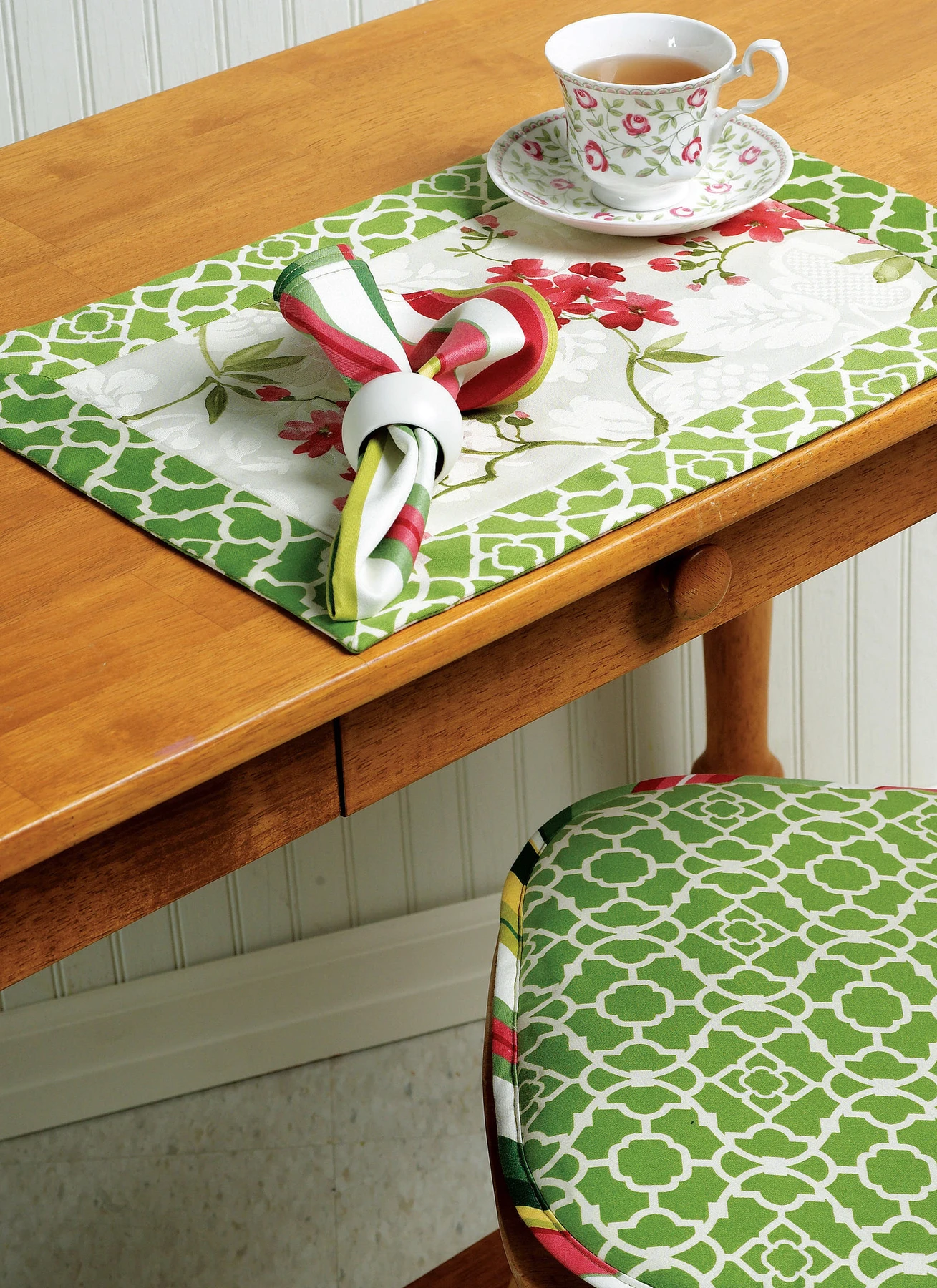 Butterick Sewing Pattern Apron, Hot Pads, Pot Holders, Place Mat, Napkin and Seat Cushion (PDF) 3 Butterick Sewing Pattern Apron, Hot Pads, Pot Holders, Place Mat, Napkin and Seat Cushion (PDF)