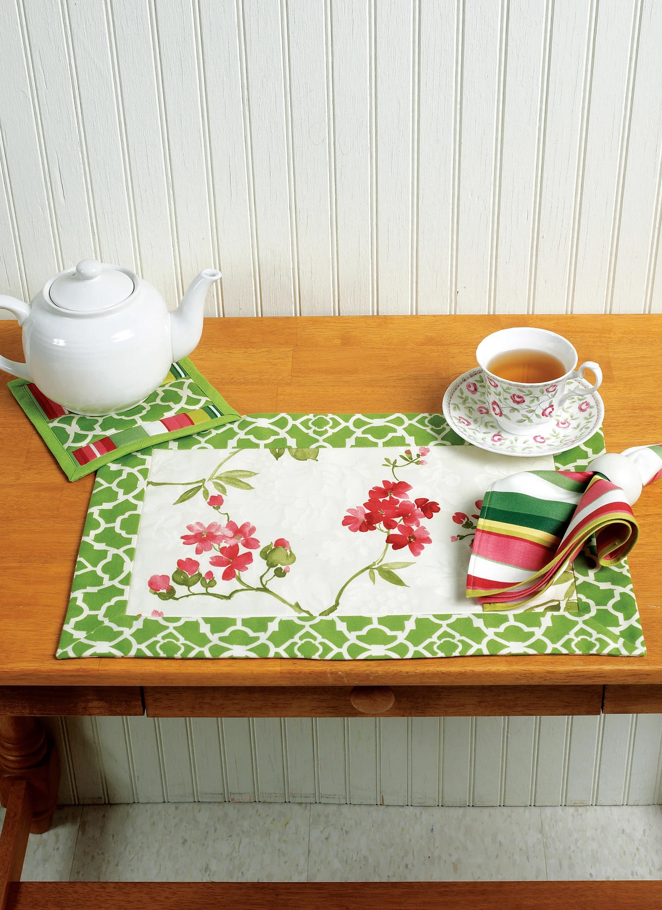 Butterick Sewing Pattern Apron, Hot Pads, Pot Holders, Place Mat, Napkin and Seat Cushion (PDF) 4 Butterick Sewing Pattern Apron, Hot Pads, Pot Holders, Place Mat, Napkin and Seat Cushion (PDF)