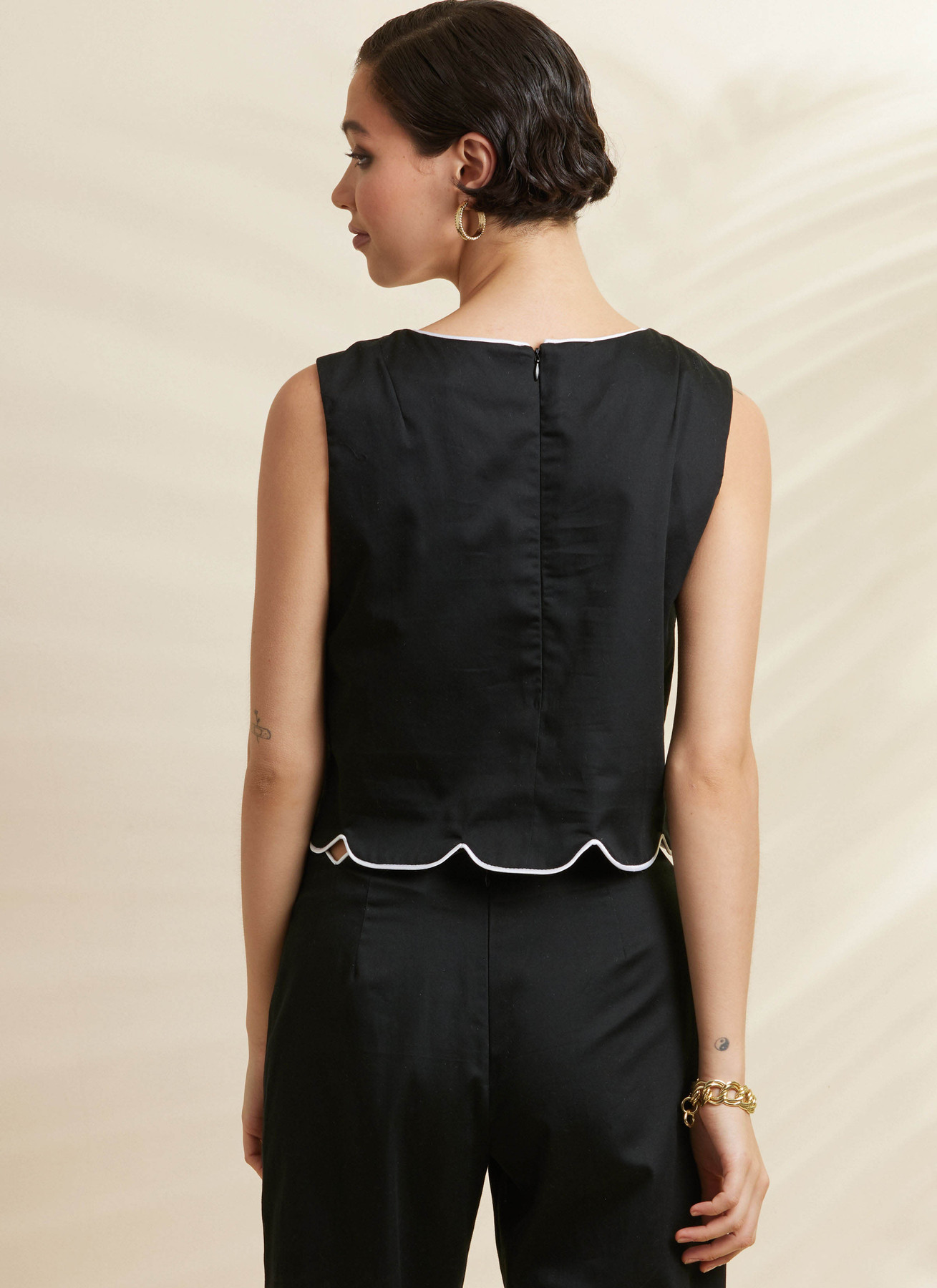 Simplicity Sewing Pattern Misses' Scalloped Tops, Shorts and Pants (PDF) 8 Simplicity Sewing Pattern Misses' Scalloped Tops, Shorts and Pants (PDF)