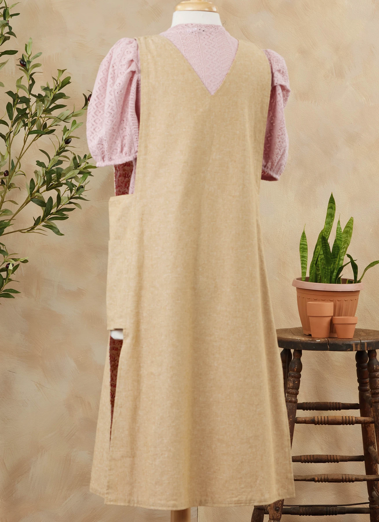 Simplicity Sewing Pattern Misses' Reversible Cobbler Apron and Hat in Three Sizes S, M and L 6 Simplicity Sewing Pattern Misses' Reversible Cobbler Apron and Hat in Three Sizes S, M and L