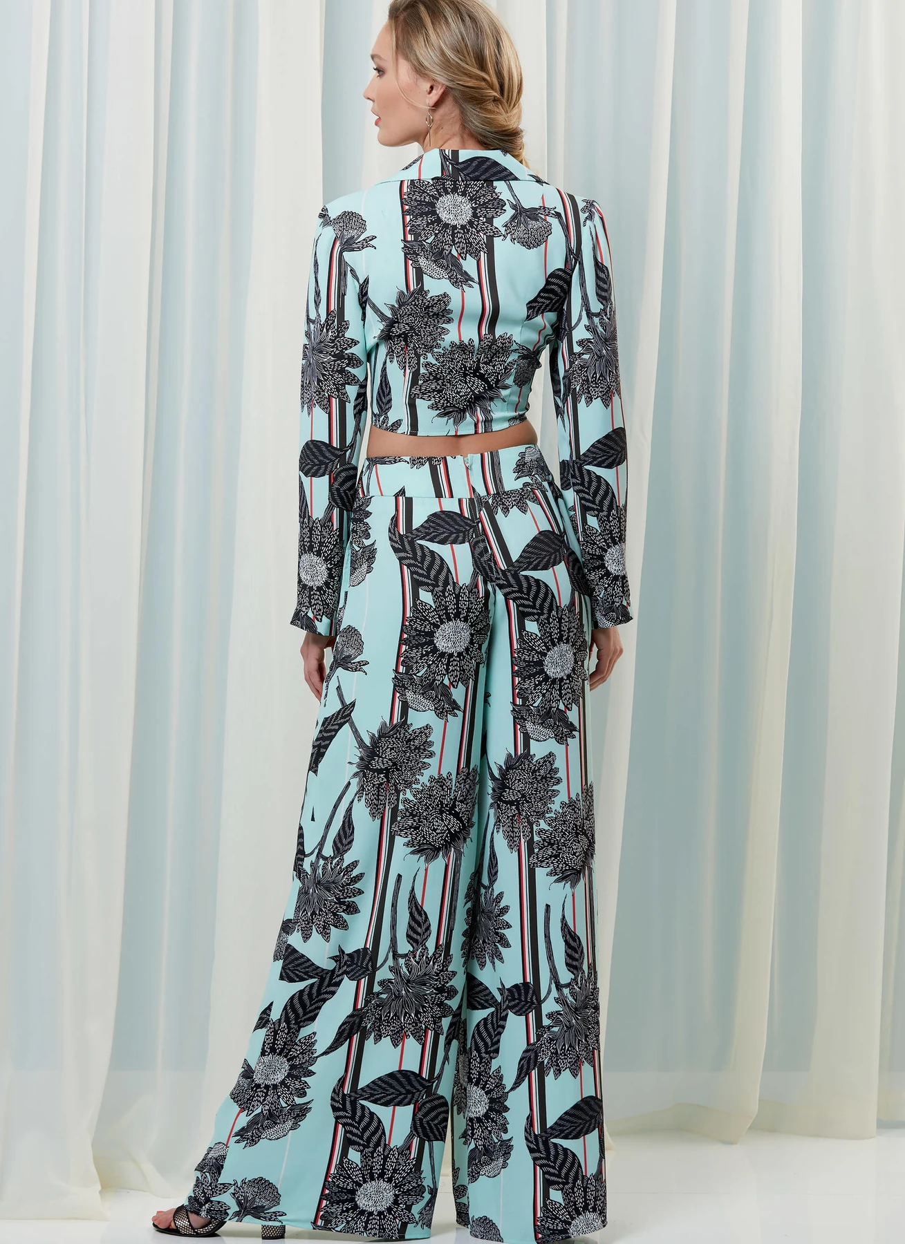 Vogue Patterns Misses' Top, Shorts and Pants 5 Vogue Patterns Misses' Top, Shorts and Pants
