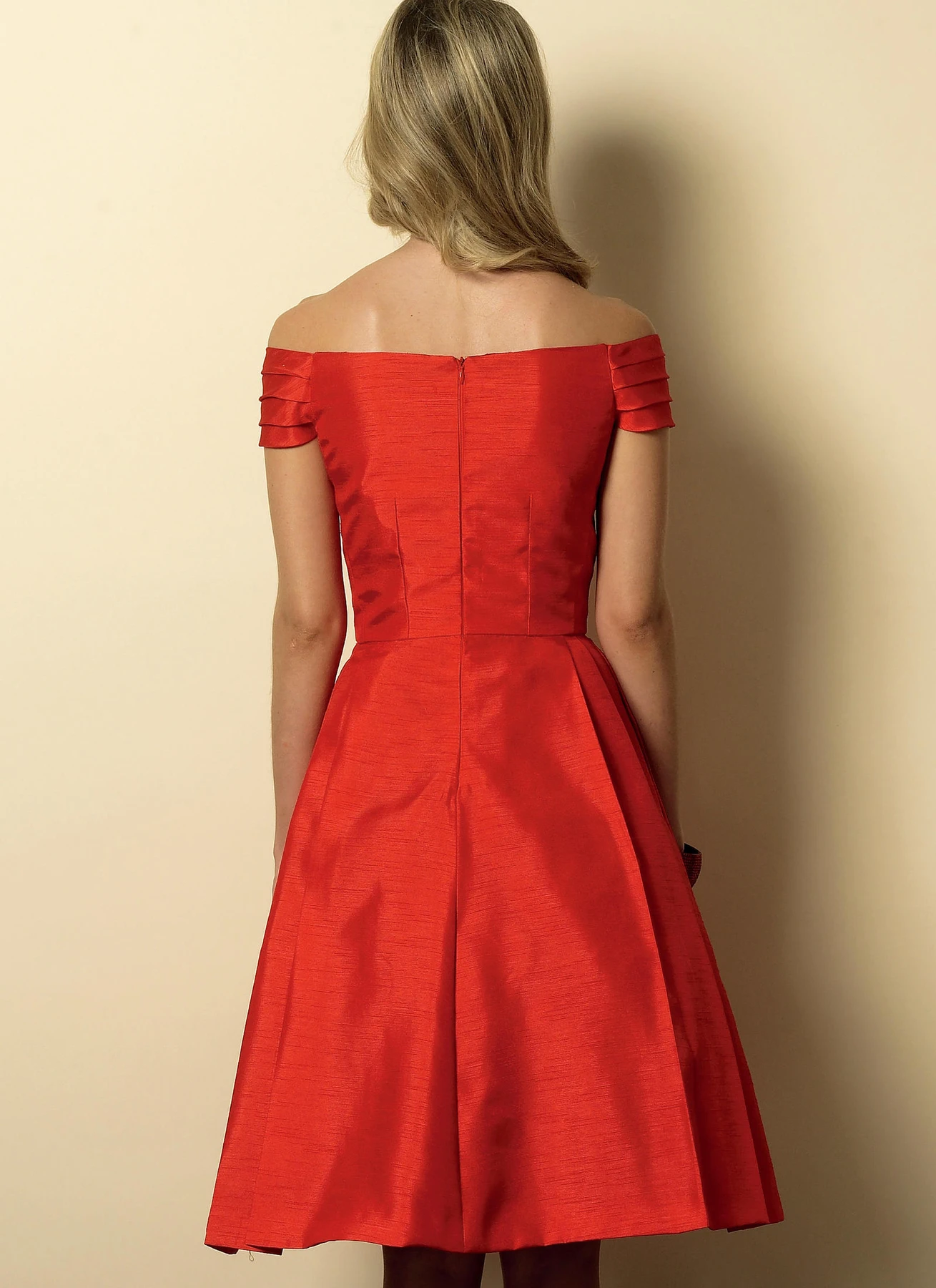 Butterick Sewing Pattern Misses'/Misses' Petite Off-the-Shoulder or Yoke Dresses 6 Butterick Sewing Pattern Misses'/Misses' Petite Off-the-Shoulder or Yoke Dresses