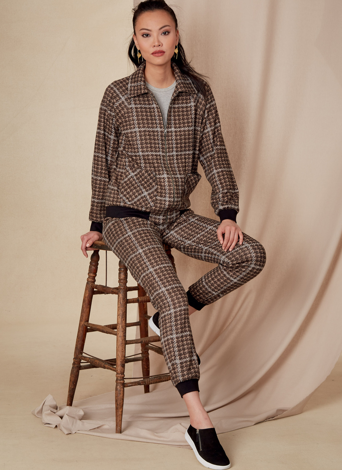 Vogue Patterns Misses' and Misses' Petite Jacket and Pants 4 Vogue Patterns Misses' and Misses' Petite Jacket and Pants