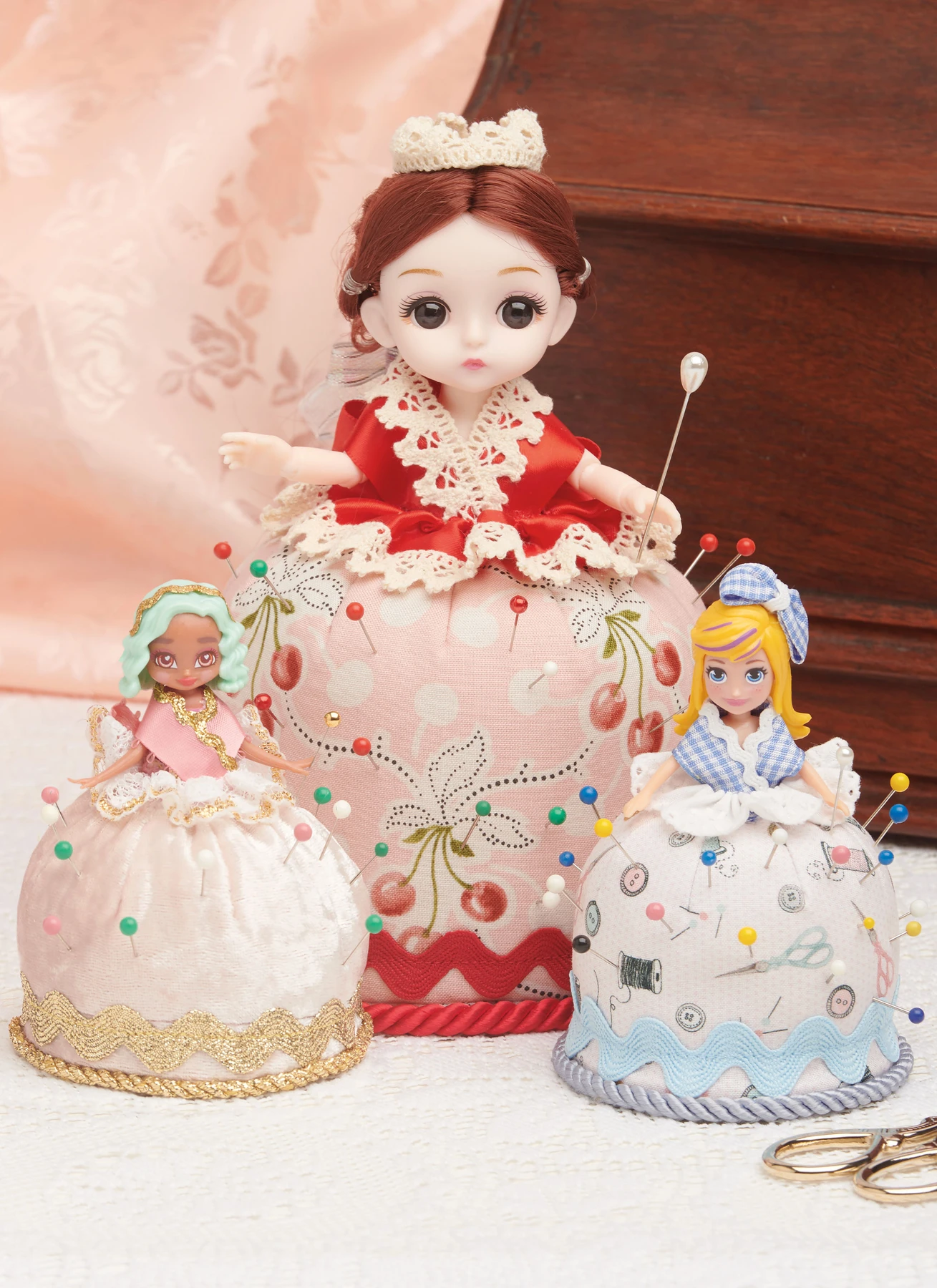 Simplicity Sewing Pattern Pincushion Dolls, Project Organizer and Etui by Shirley Botsford (PDF) 2 Simplicity Sewing Pattern Pincushion Dolls, Project Organizer and Etui by Shirley Botsford (PDF)