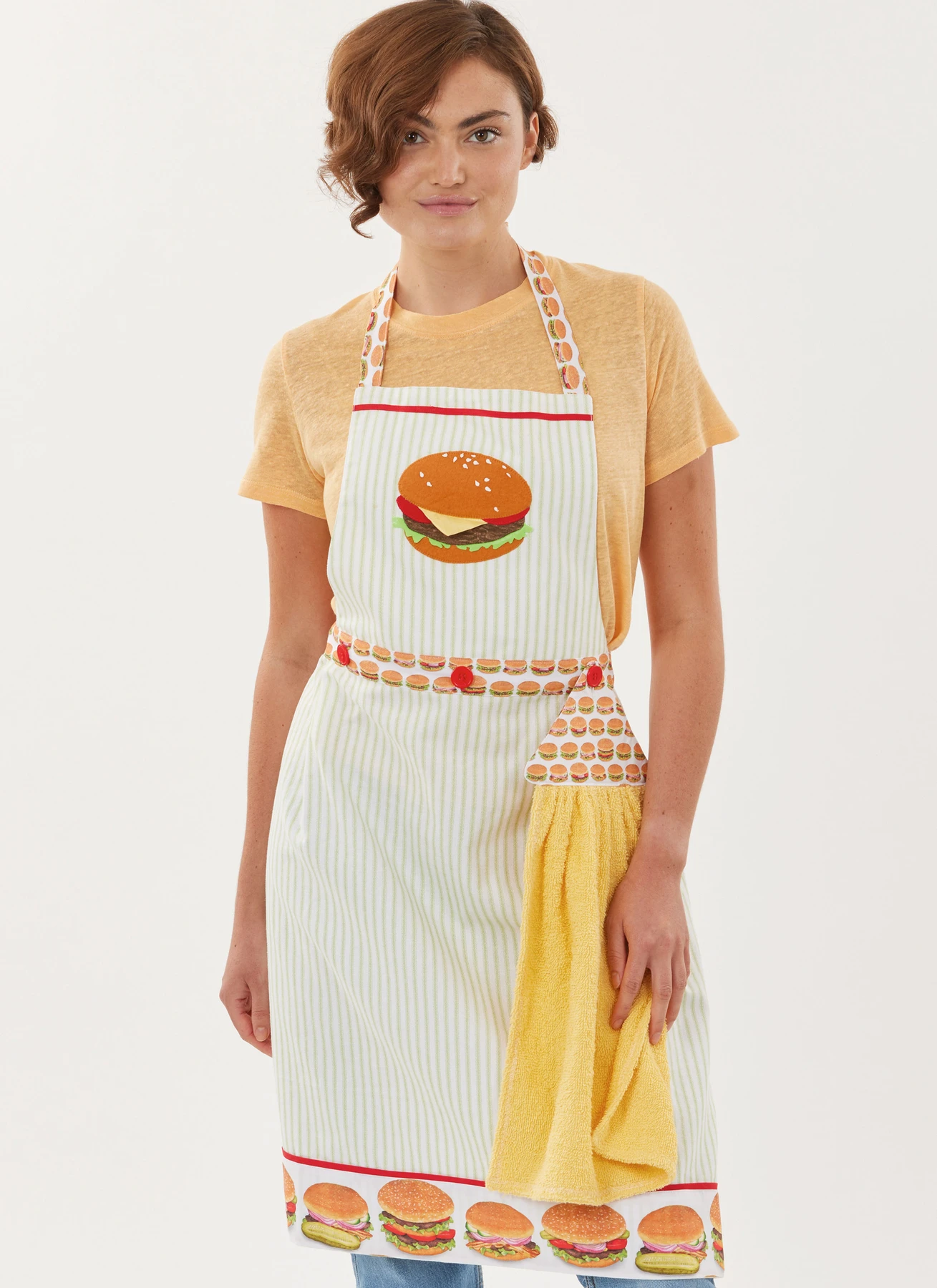 Simplicity Sewing Pattern Aprons in Sizes S-M-L and Kitchen Accessories by Carla Reiss 4 Simplicity Sewing Pattern Aprons in Sizes S-M-L and Kitchen Accessories by Carla Reiss