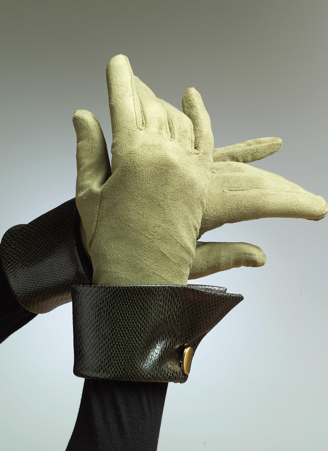 Vogue Patterns Gloves in Eight Styles 6 Vogue Patterns Gloves in Eight Styles