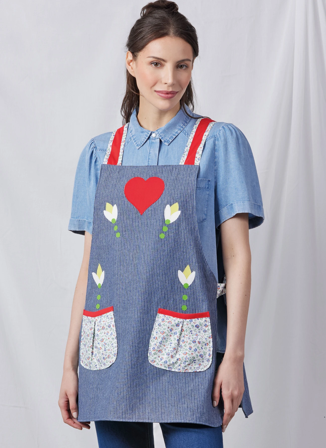 Simplicity Sewing Pattern Children and Misses' Aprons and Kitchen Accessories 4 Simplicity Sewing Pattern Children and Misses' Aprons and Kitchen Accessories