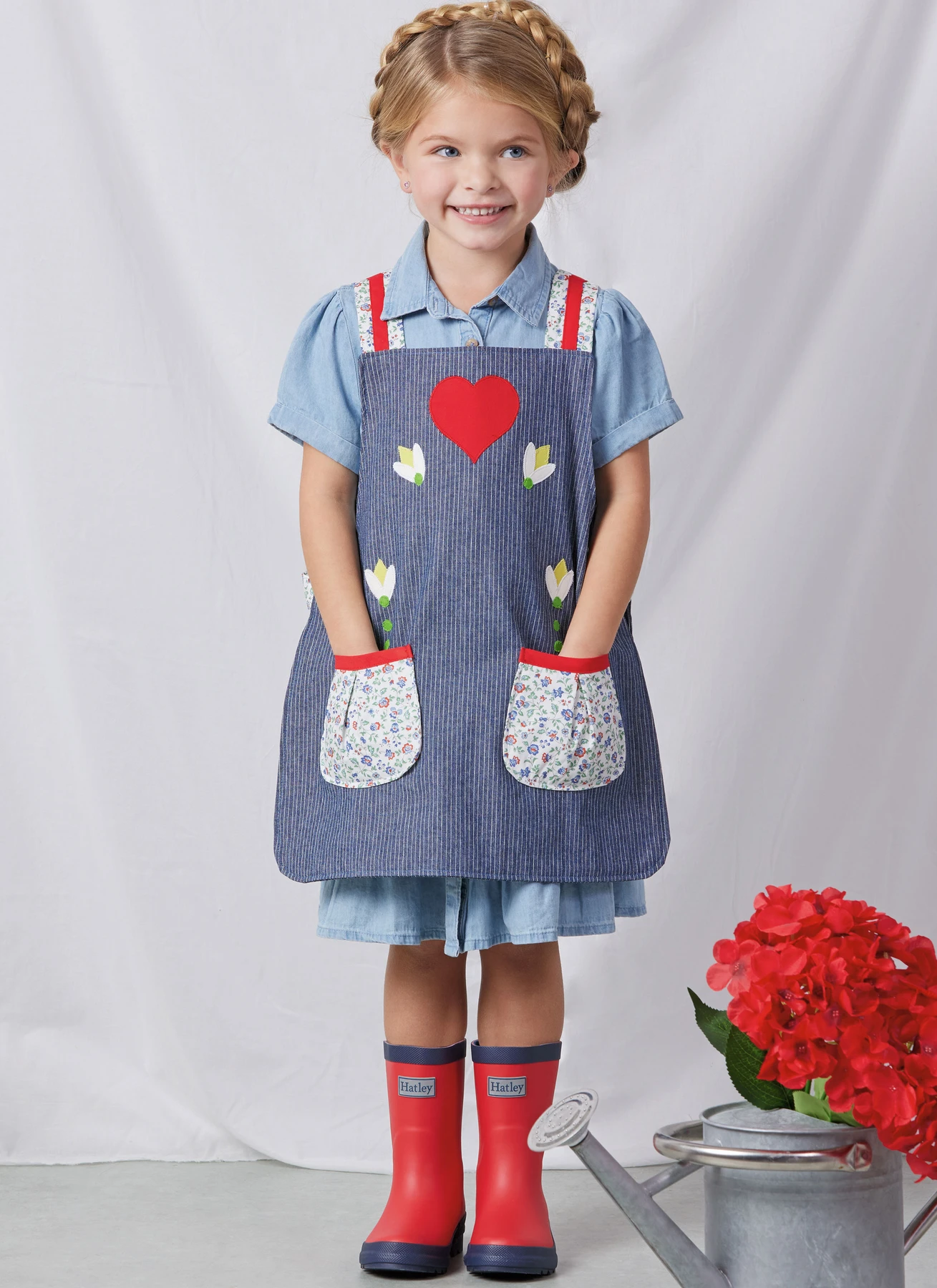 Simplicity Sewing Pattern Children and Misses' Aprons and Kitchen Accessories 5 Simplicity Sewing Pattern Children and Misses' Aprons and Kitchen Accessories