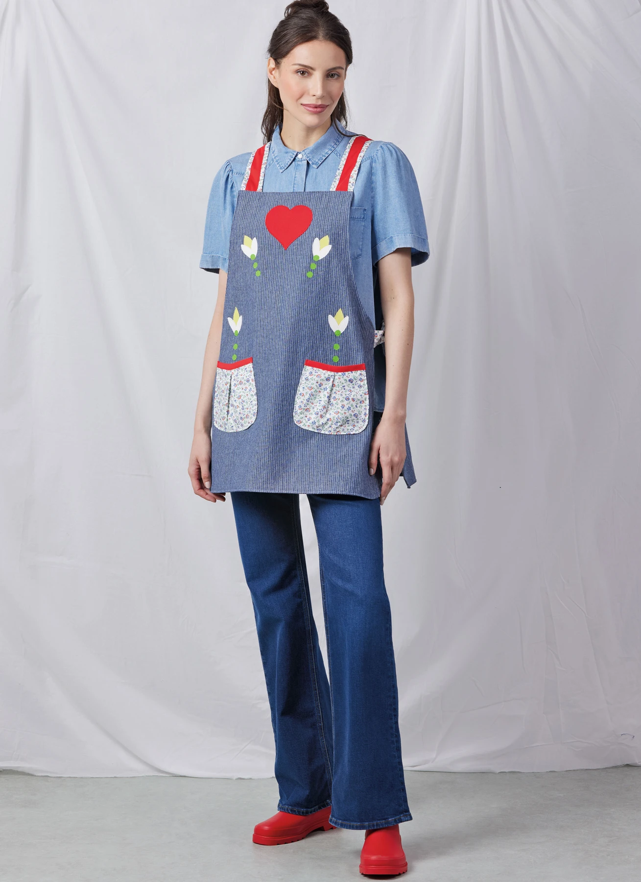 Simplicity Sewing Pattern Children and Misses' Aprons and Kitchen Accessories 6 Simplicity Sewing Pattern Children and Misses' Aprons and Kitchen Accessories