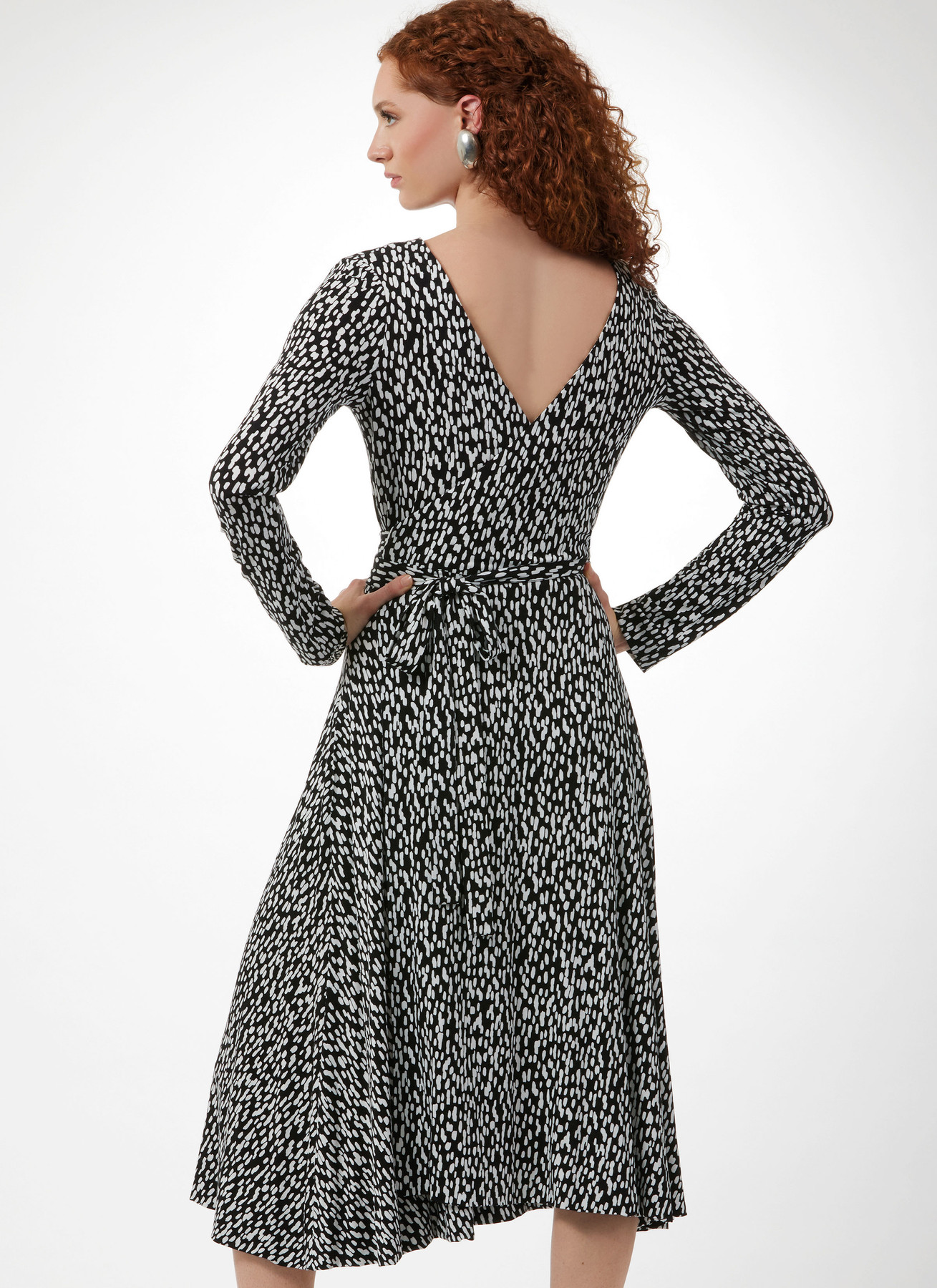 Vogue Patterns 1970s Misses' Reversible Front and Back Wrap Dress by Diane Von Furstenberg 12 Vogue Patterns 1970s Misses' Reversible Front and Back Wrap Dress by Diane Von Furstenberg