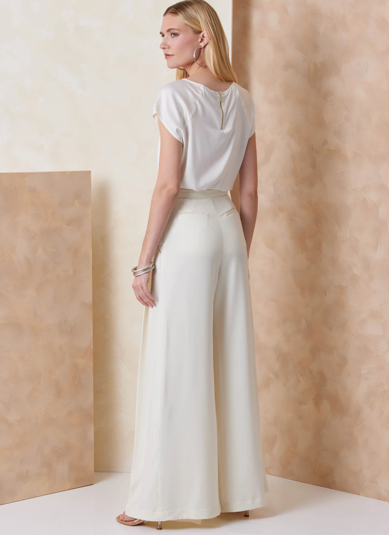 Vogue Patterns Misses' Pleated High Waist Pants in Two Lengths 4 Vogue Patterns Misses' Pleated High Waist Pants in Two Lengths