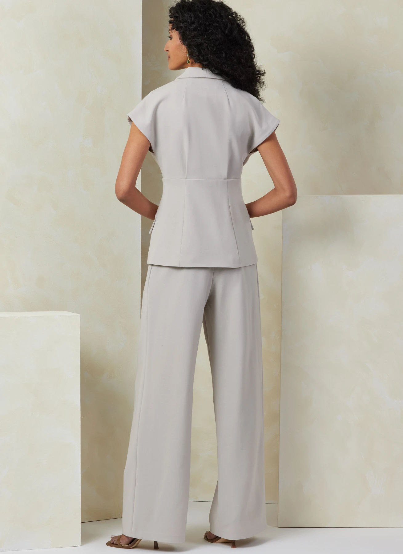 Vogue Patterns Misses' Top, Skirt and Pants 8 Vogue Patterns Misses' Top, Skirt and Pants