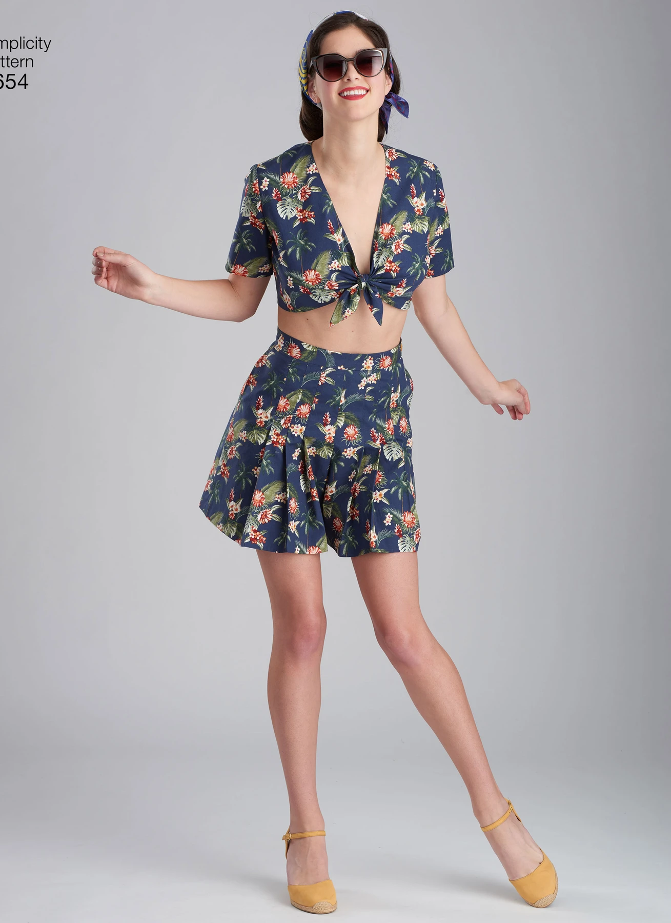 Simplicity Sewing Pattern 1940s Misses' Vintage Skirt, Shorts and Tie Top 4 Simplicity Sewing Pattern 1940s Misses' Vintage Skirt, Shorts and Tie Top