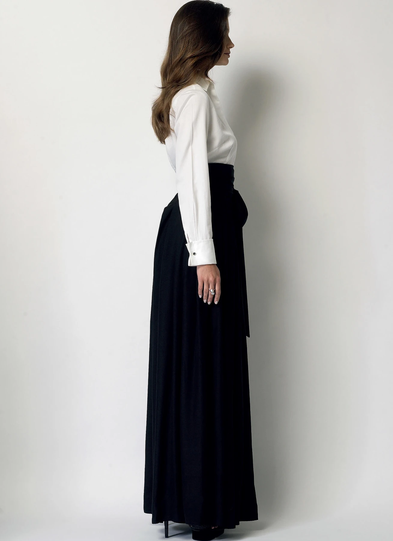 Vogue Patterns Misses' Wide-Leg Pleated Pants 7 Vogue Patterns Misses' Wide-Leg Pleated Pants
