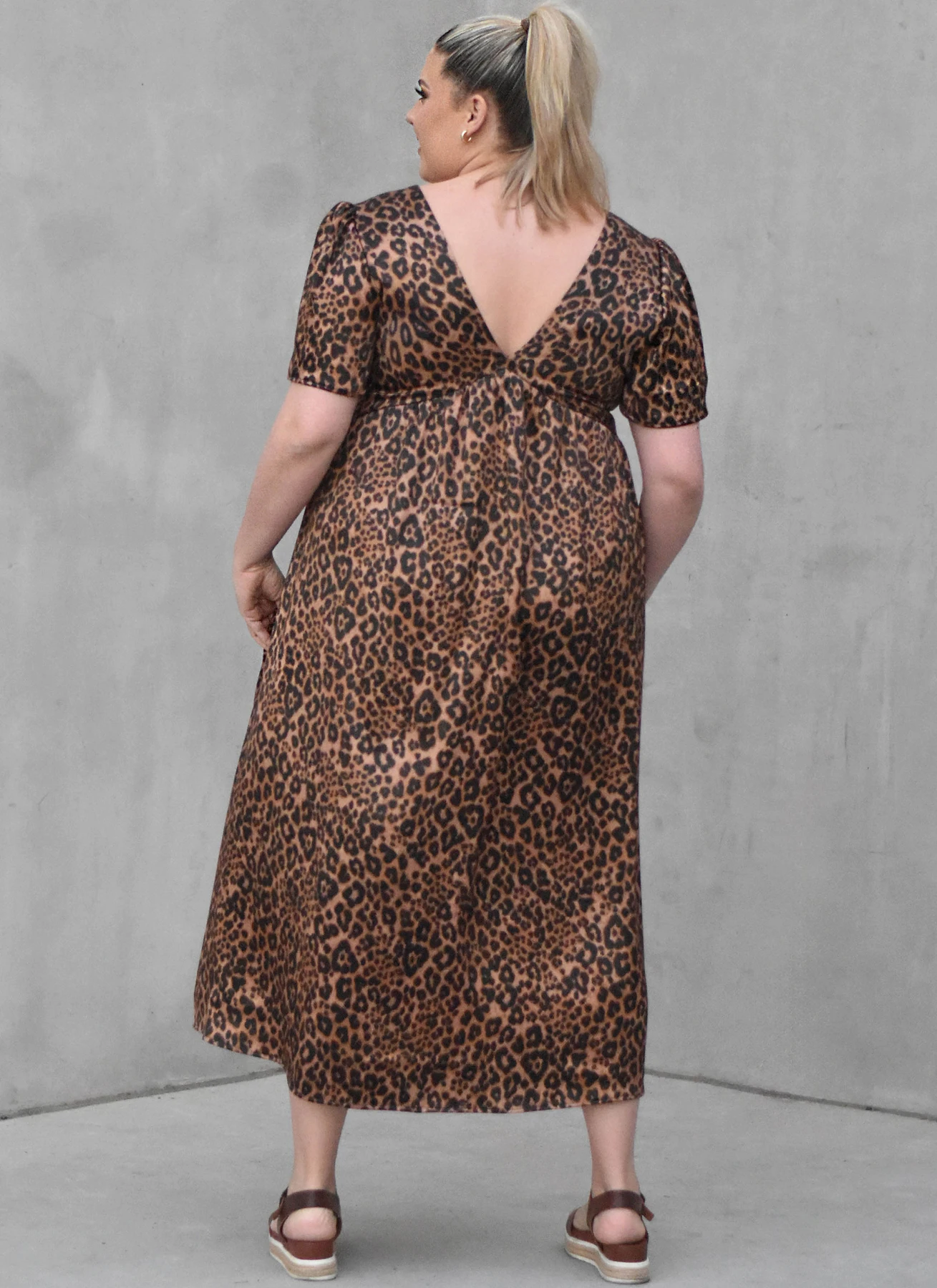 Know Me Sewing Pattern Misses' Dress with Sleeve and Length Variations by Alisha Grace 6 Know Me Sewing Pattern Misses' Dress with Sleeve and Length Variations by Alisha Grace
