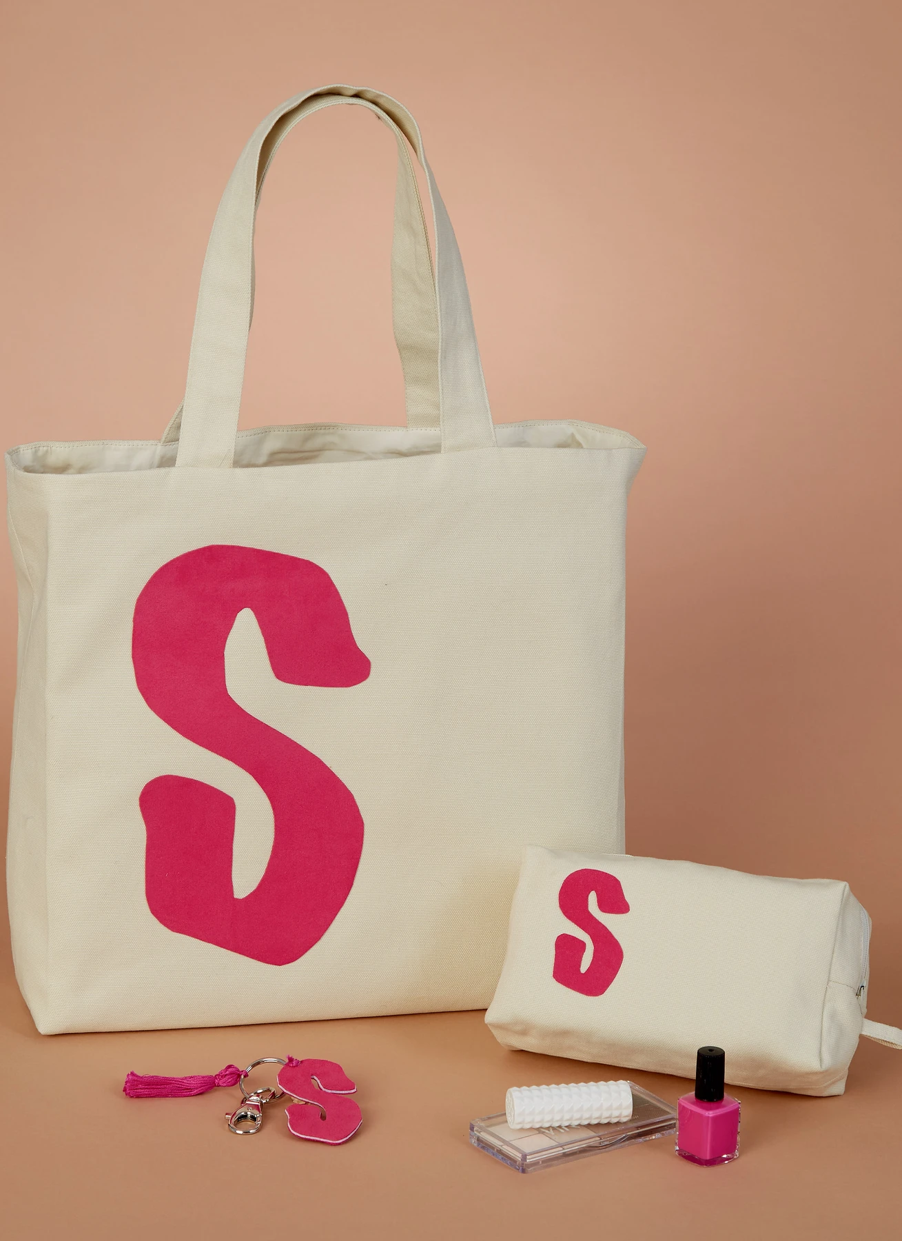 McCall's Sewing Pattern Tote, Zipper Case and Key Ring (PDF) 3 McCall's Sewing Pattern Tote, Zipper Case and Key Ring (PDF)