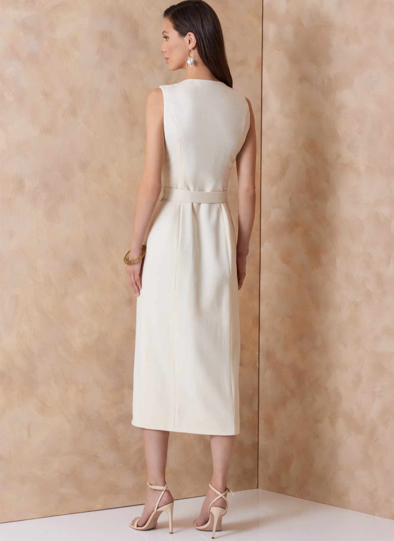 Vogue Patterns Misses' and Miss Petite Button Front Dress with Princess Seams and Belt 4 Vogue Patterns Misses' and Miss Petite Button Front Dress with Princess Seams and Belt