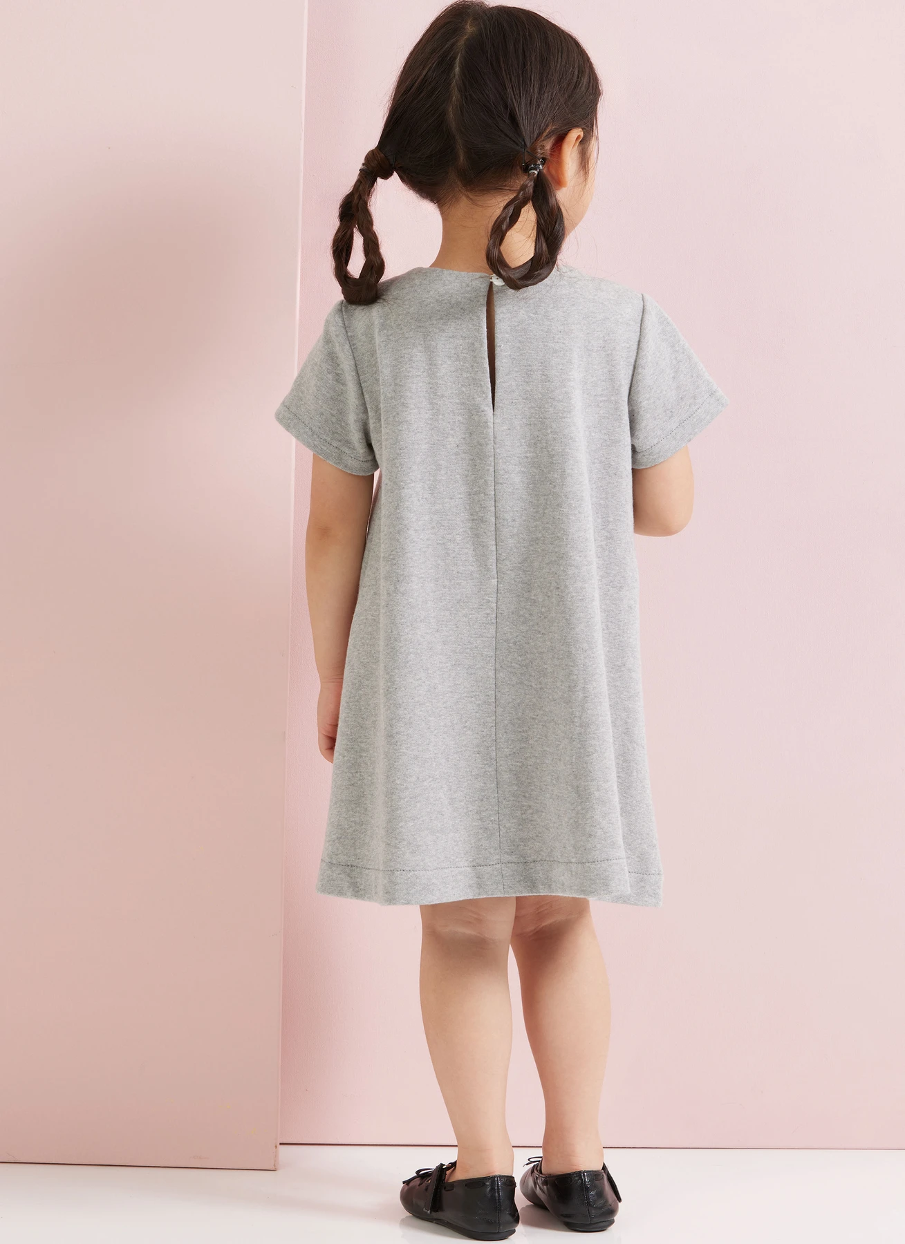 Simplicity Sewing Pattern Toddlers' Dress with Sleeve Variations and Purse by Sew Sweet Chic by Susan Cousineau 10 Simplicity Sewing Pattern Toddlers' Dress with Sleeve Variations and Purse by Sew Sweet Chic by Susan Cousineau