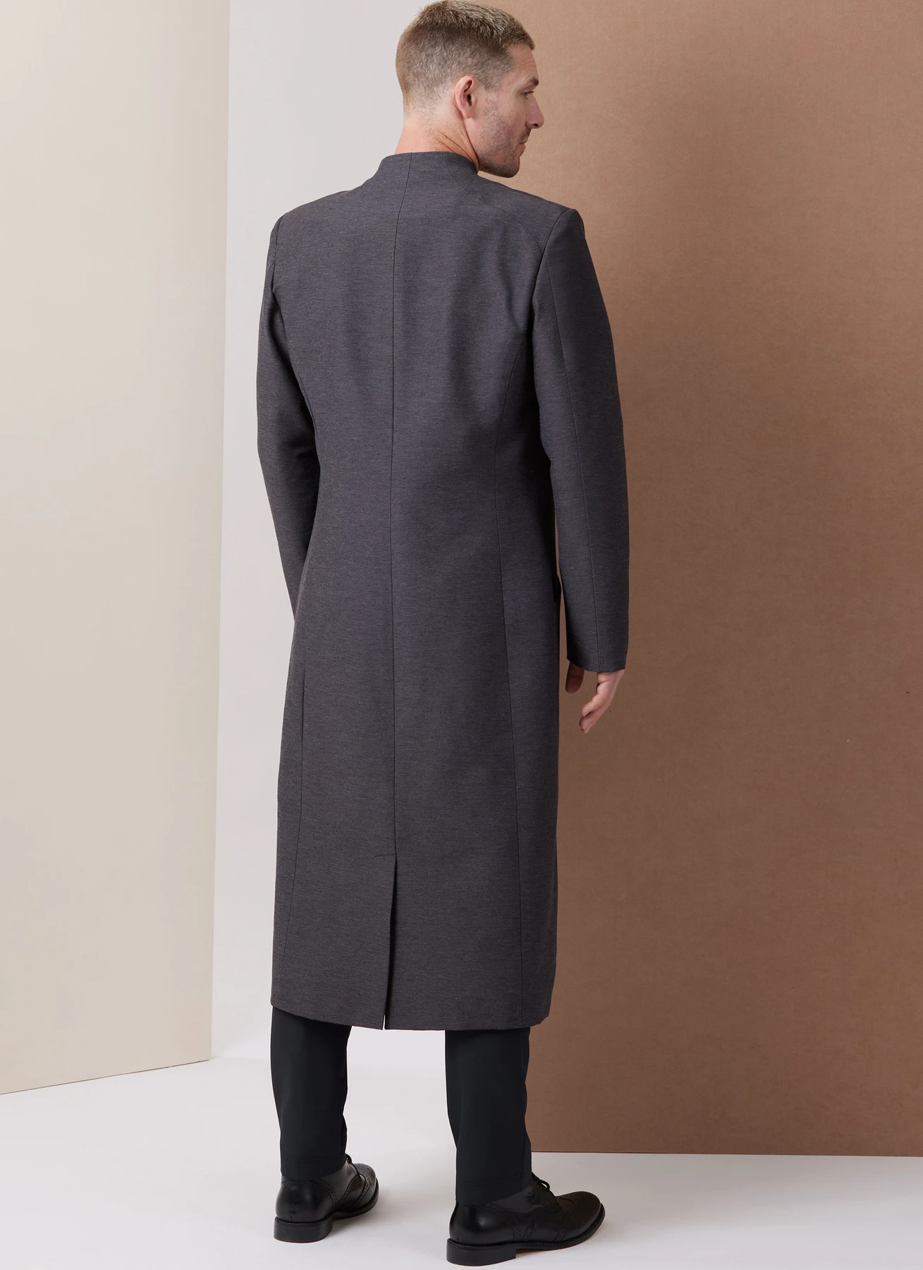 Vogue Patterns Men's Lined Jacket in Two Lengths 6 Vogue Patterns Men's Lined Jacket in Two Lengths