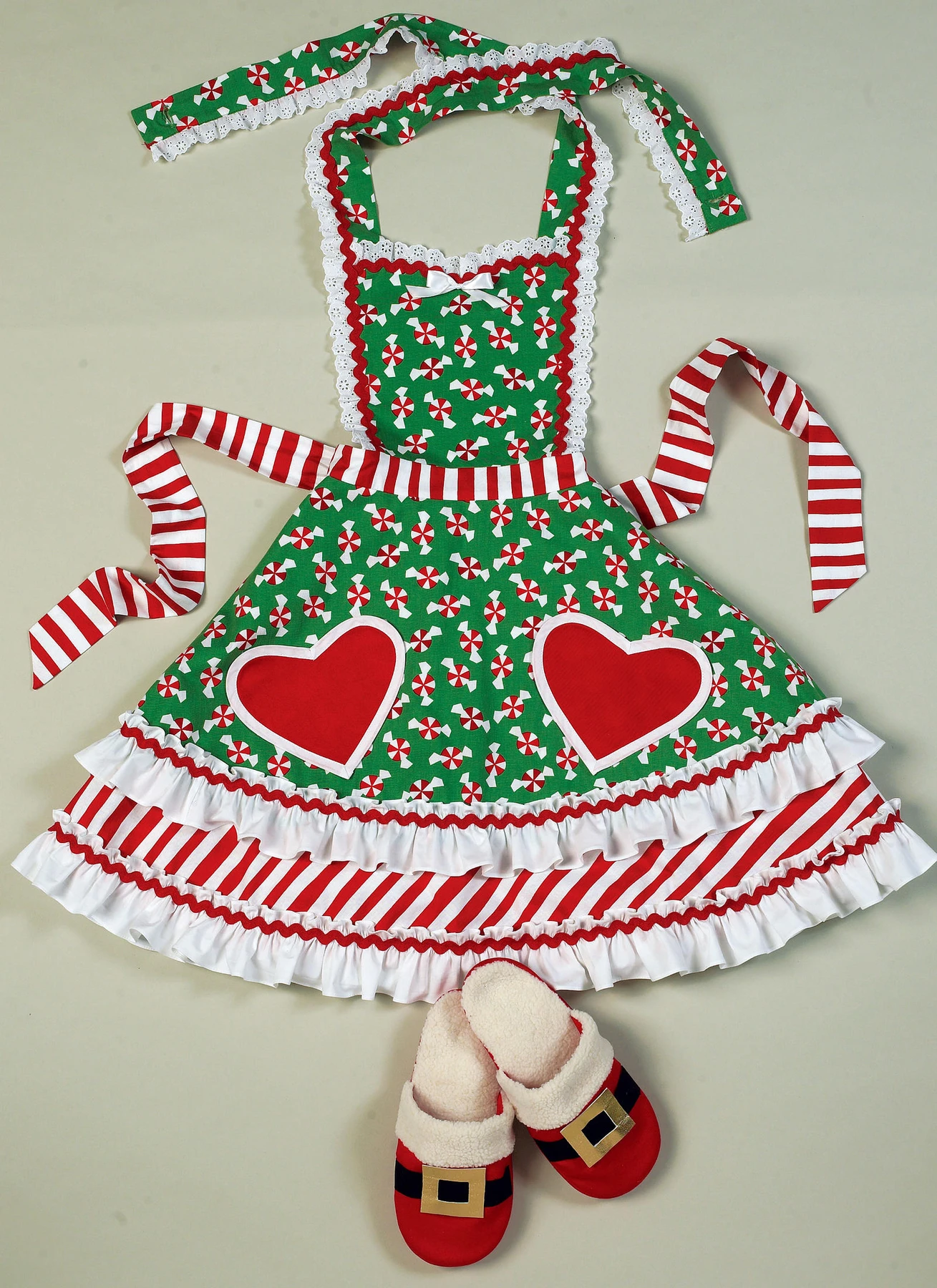 McCall's Sewing Pattern Holiday Aprons, Oven Mitts, Hat, Slippers, and Table Leg Decorations (PDF) 12 McCall's Sewing Pattern Holiday Aprons, Oven Mitts, Hat, Slippers, and Table Leg Decorations (PDF)