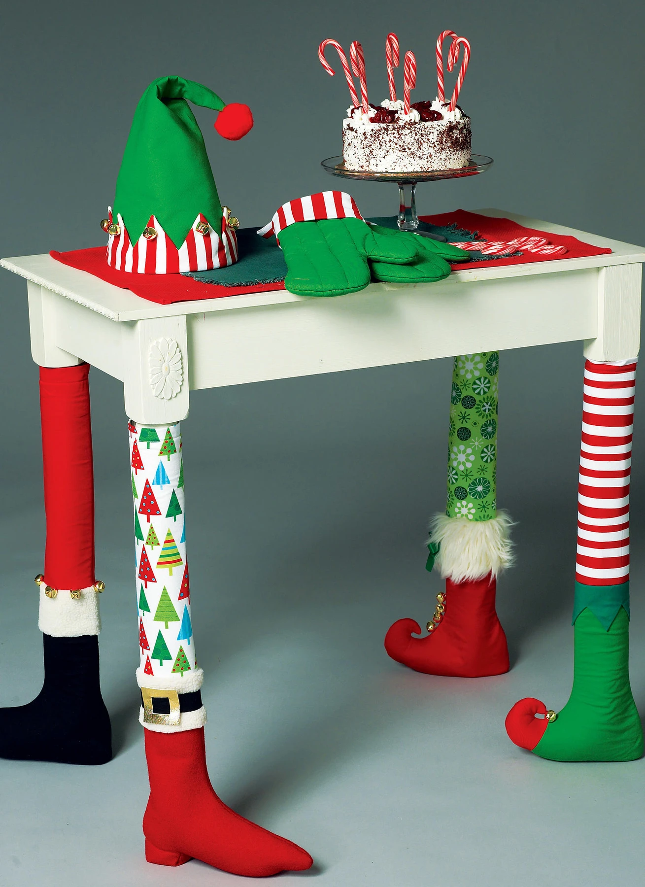 McCall's Sewing Pattern Holiday Aprons, Oven Mitts, Hat, Slippers, and Table Leg Decorations (PDF) 3 McCall's Sewing Pattern Holiday Aprons, Oven Mitts, Hat, Slippers, and Table Leg Decorations (PDF)